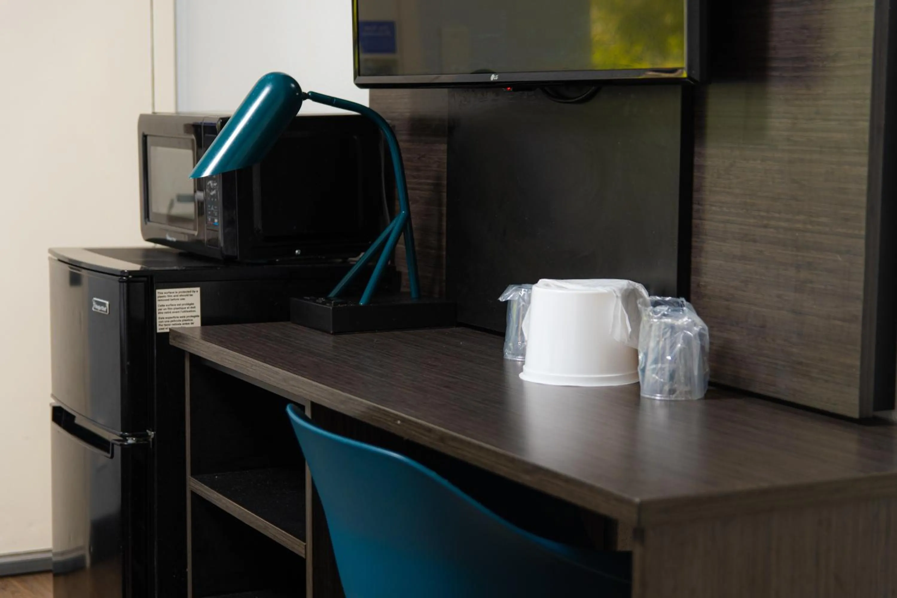 Bed in Motel 6-Lantana West Palm Beach, FL