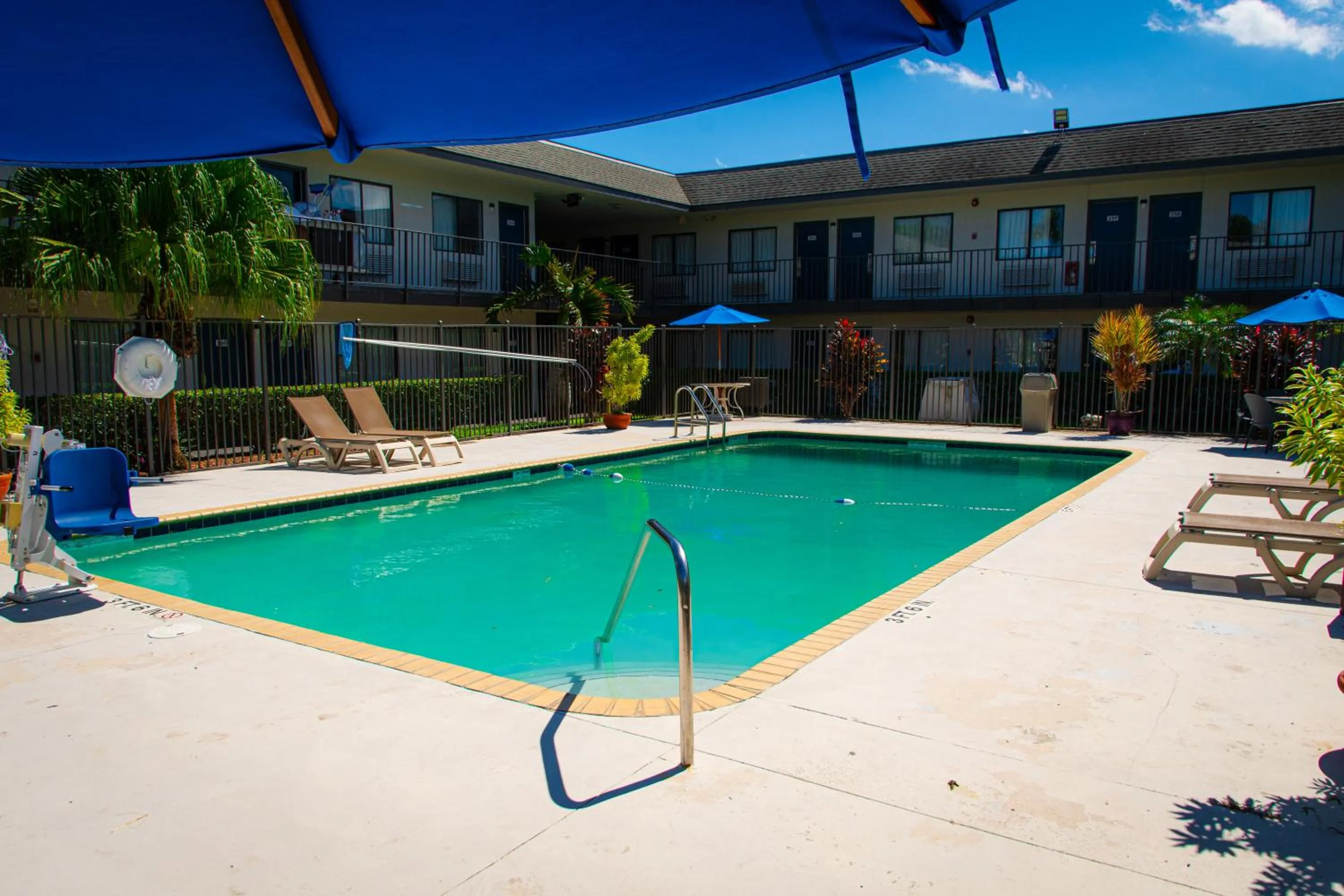 Swimming pool in Motel 6-Lantana West Palm Beach, FL
