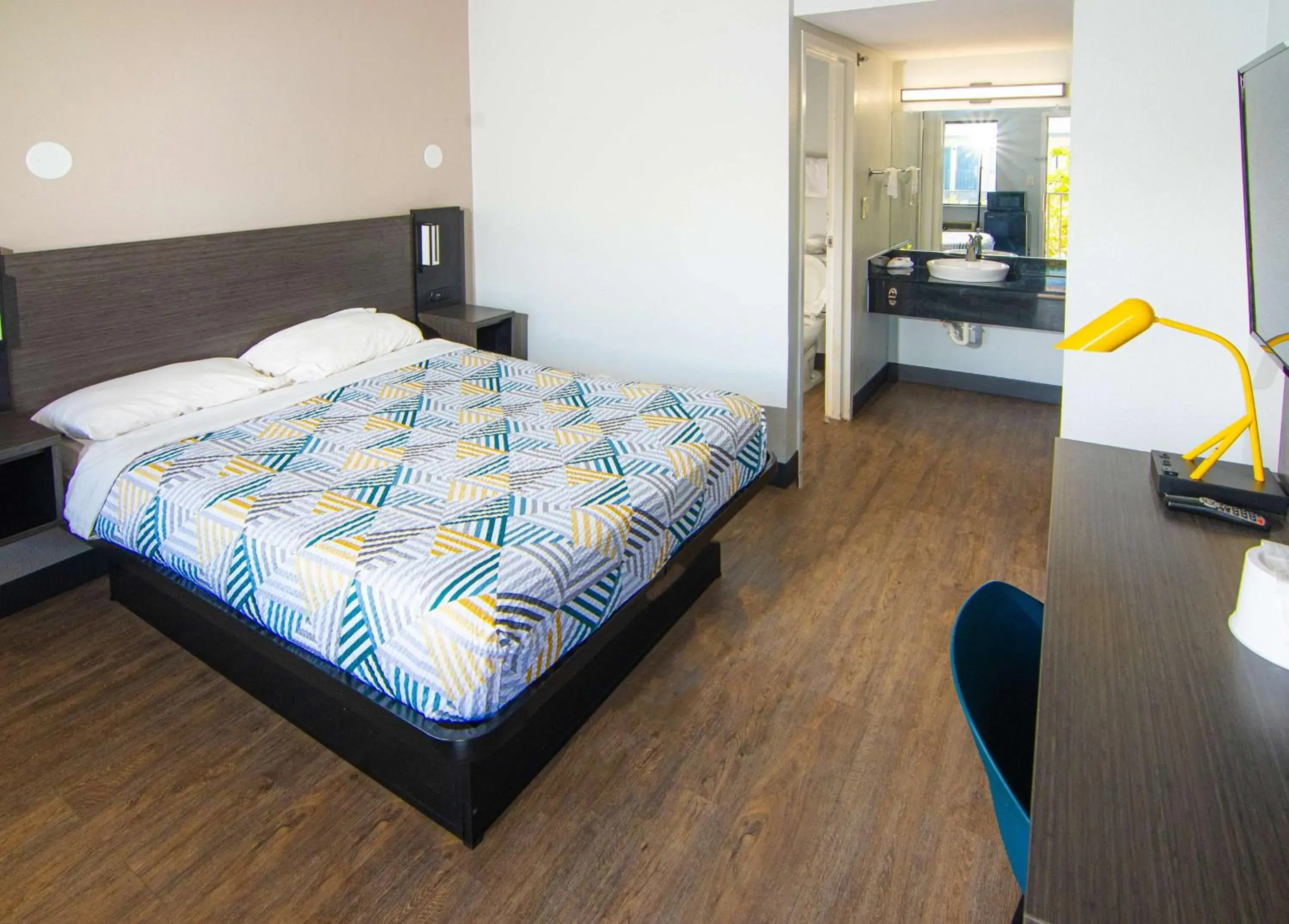 Bedroom, Bed in Motel 6-Lantana West Palm Beach, FL Bedroom, Bed in Motel 6-Lantana West Palm Beach, FL