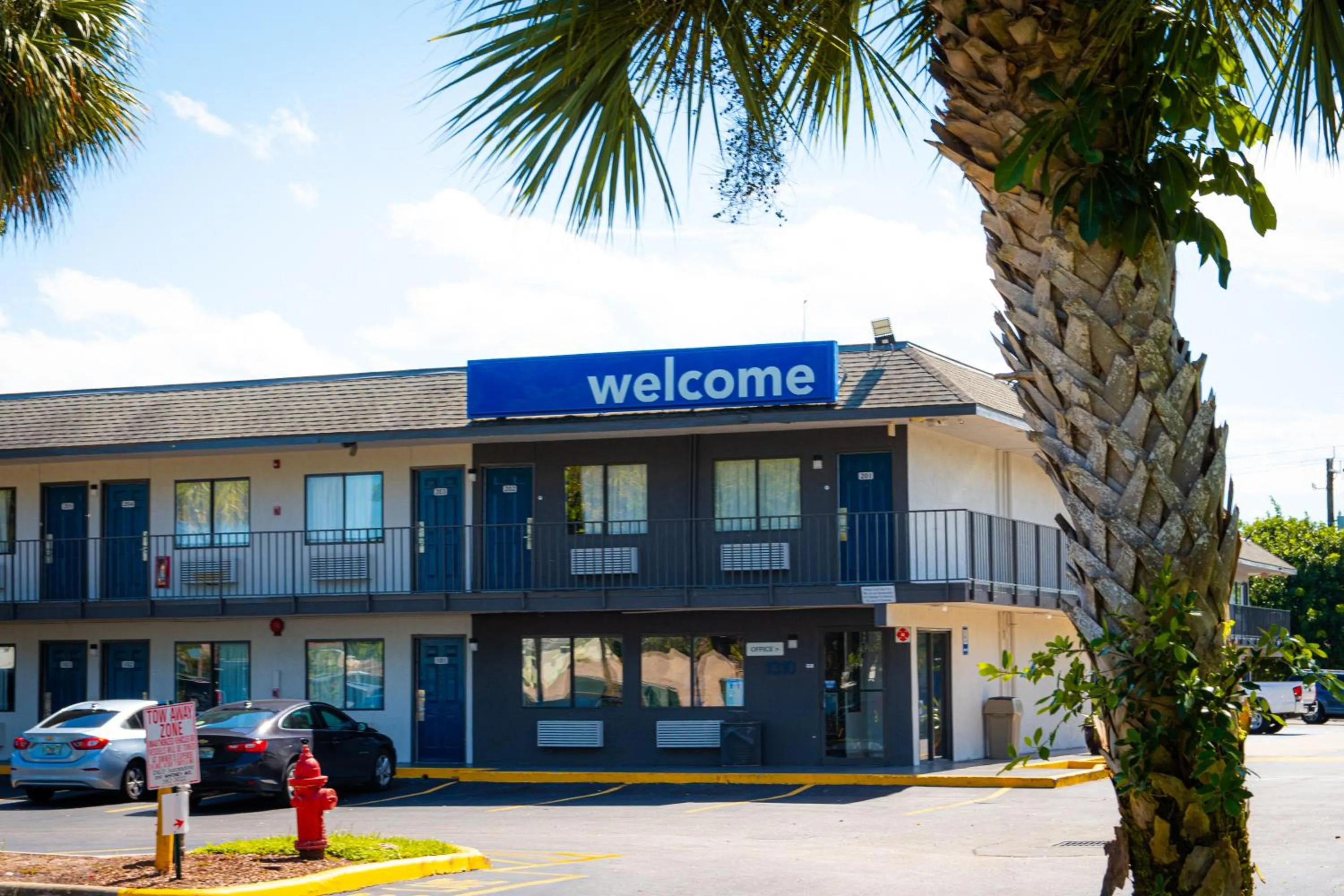 Property building in Motel 6-Lantana West Palm Beach, FL