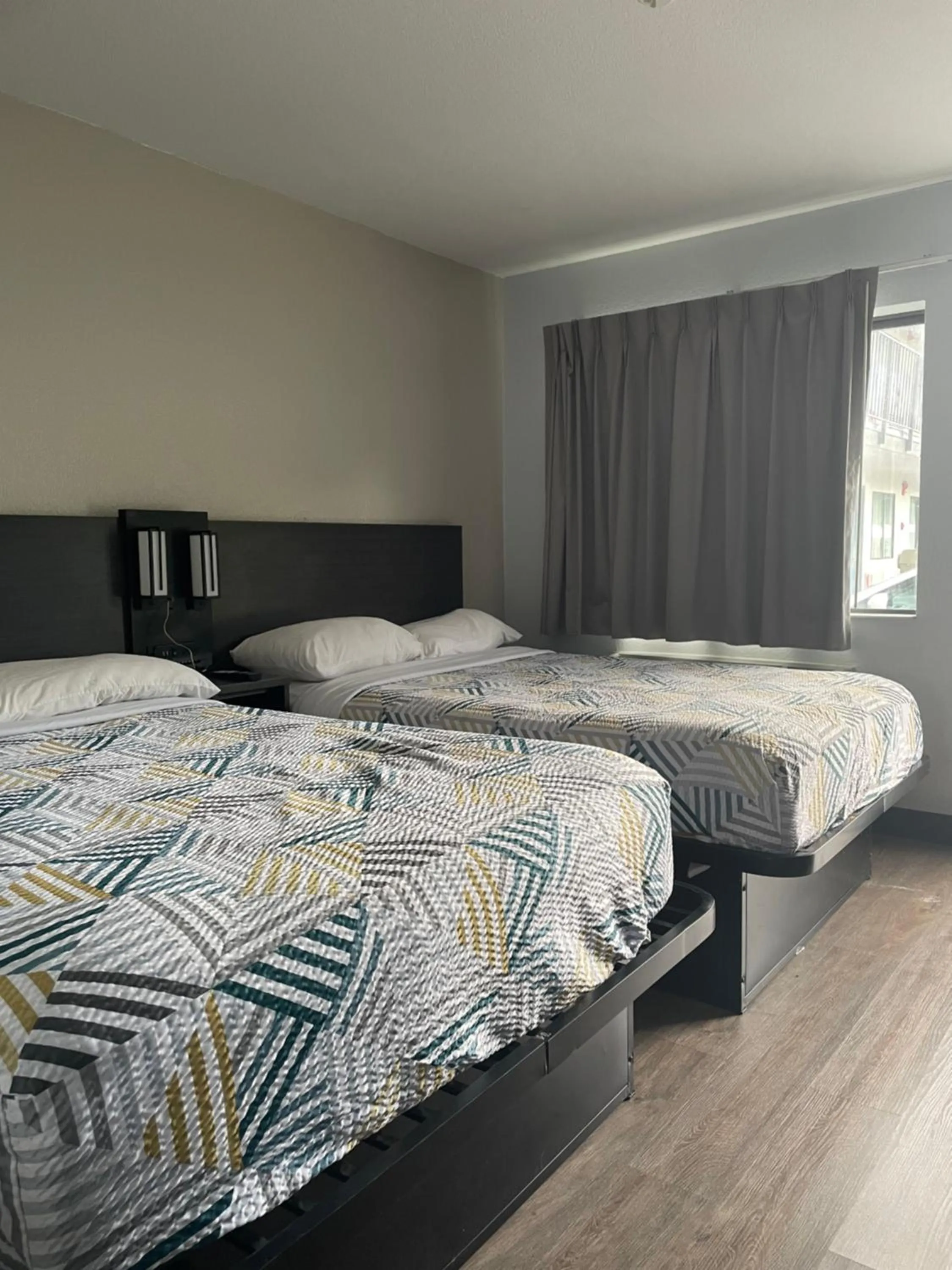 Bed in Motel 6-Lantana West Palm Beach, FL