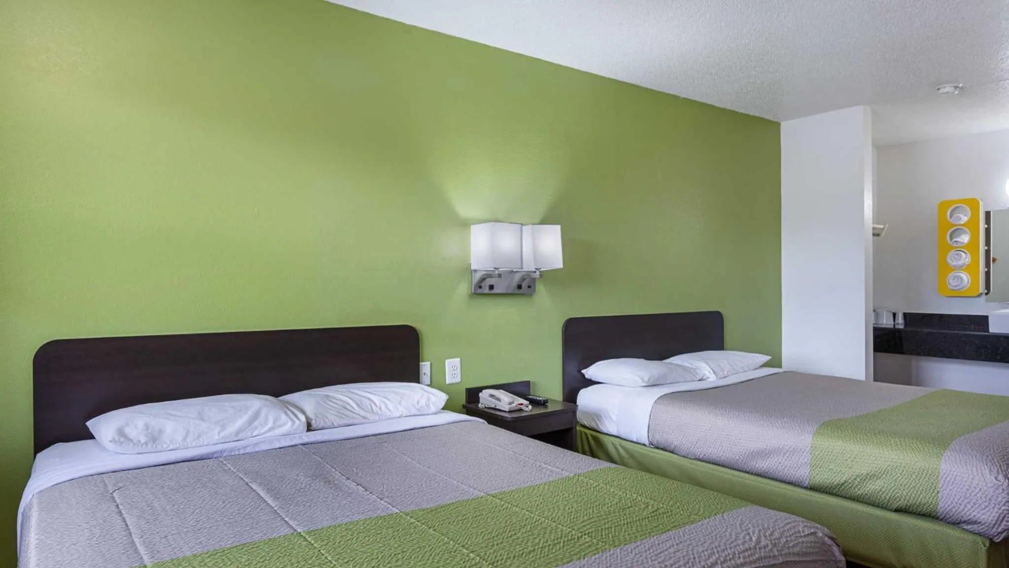 Bedroom, Bed in Motel 6 Chattanooga, TN