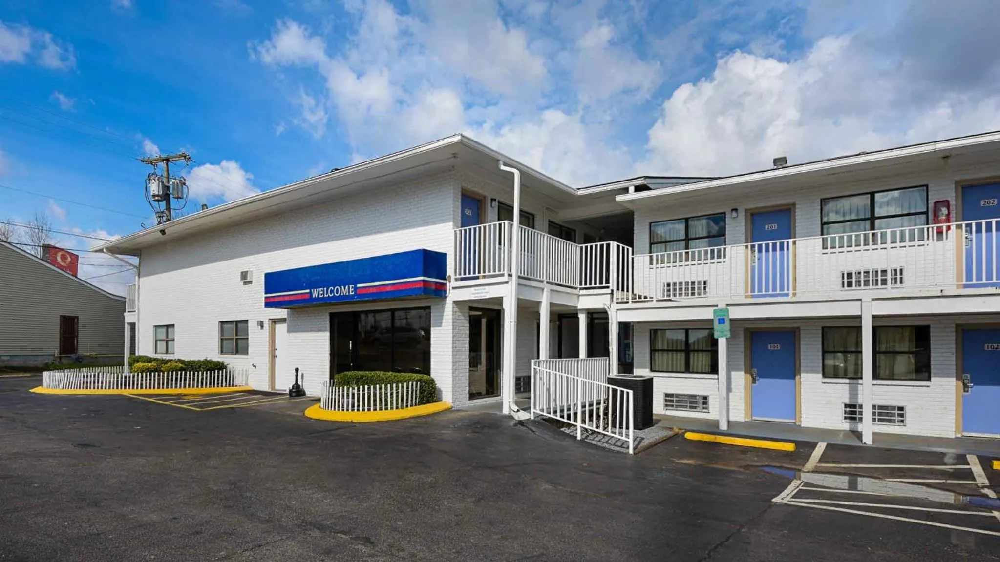Property building in Motel 6 Chattanooga, TN