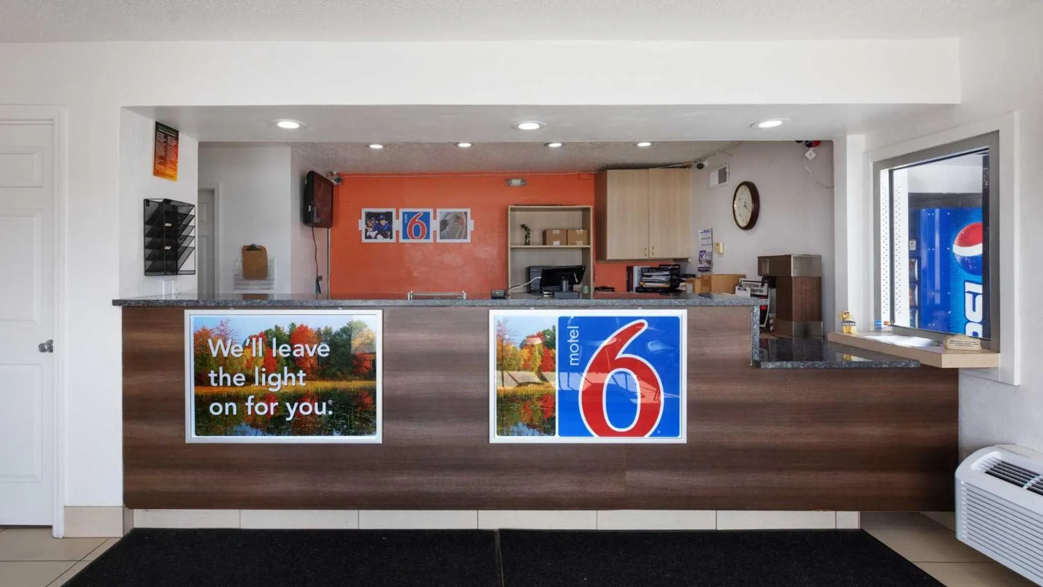 Lobby or reception in Motel 6 Chattanooga, TN