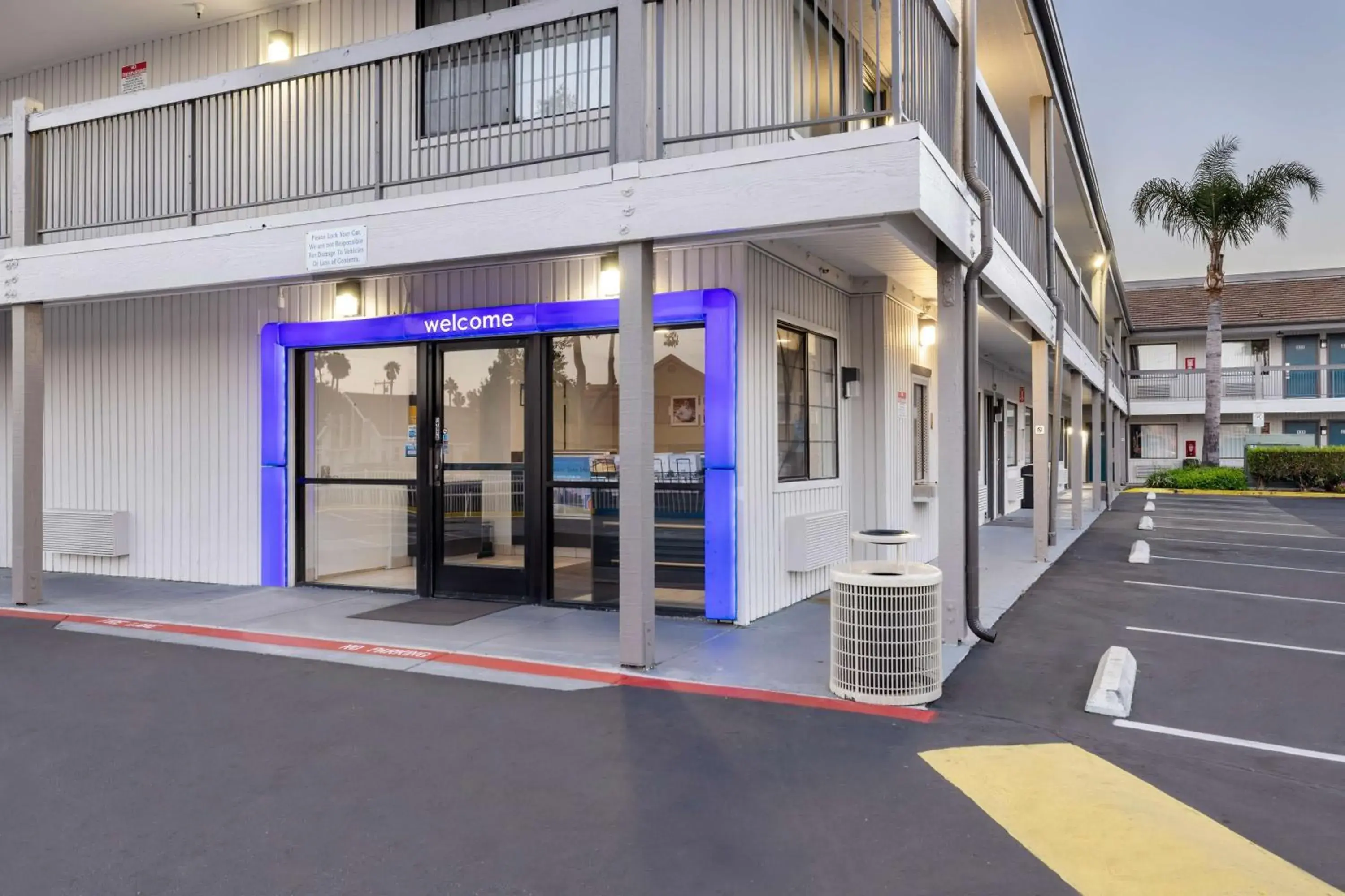 Property building in Motel 6-Santa Ana, CA Property building in Motel 6-Santa Ana, CA