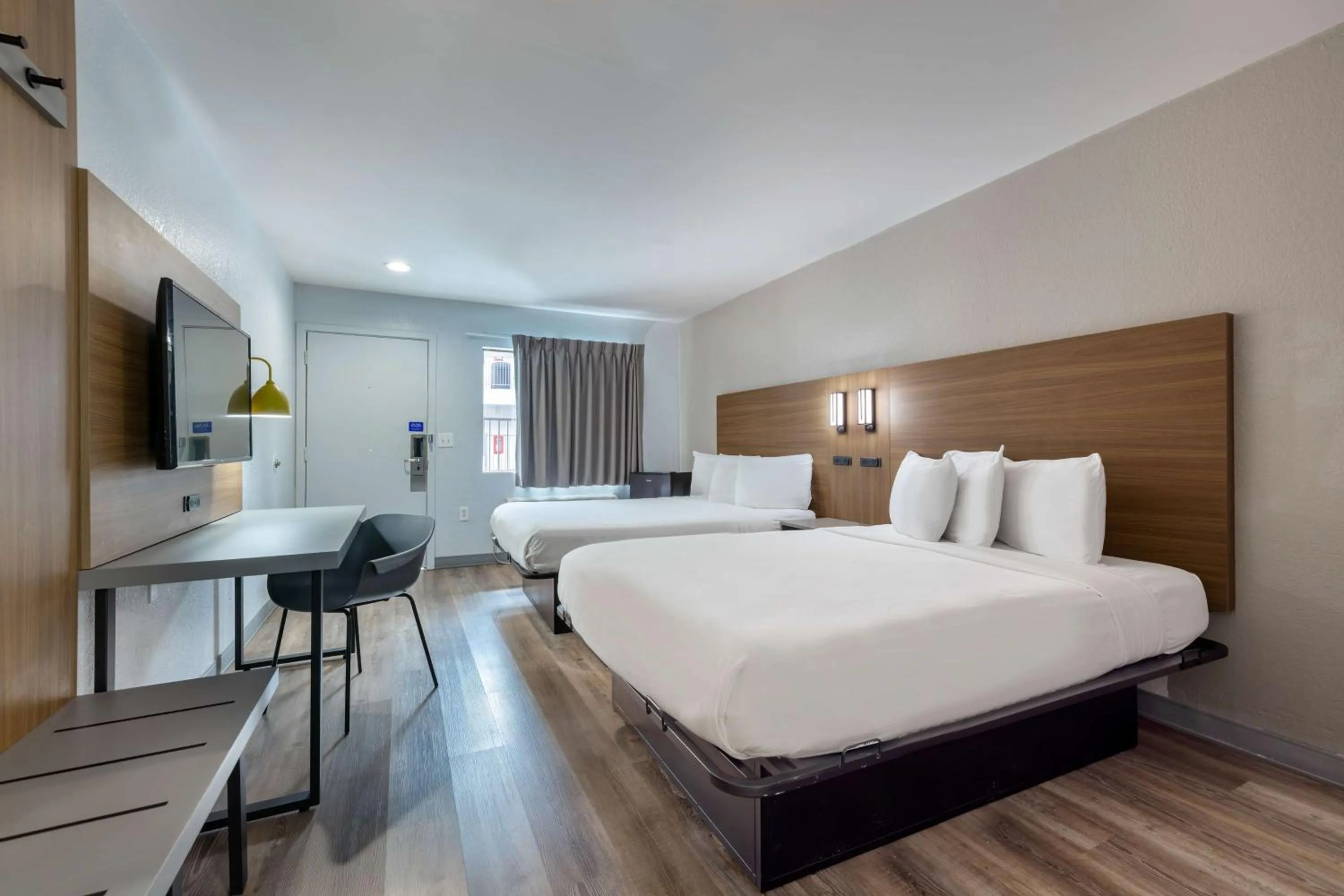 Bedroom, Bed in Motel 6-Santa Ana, CA