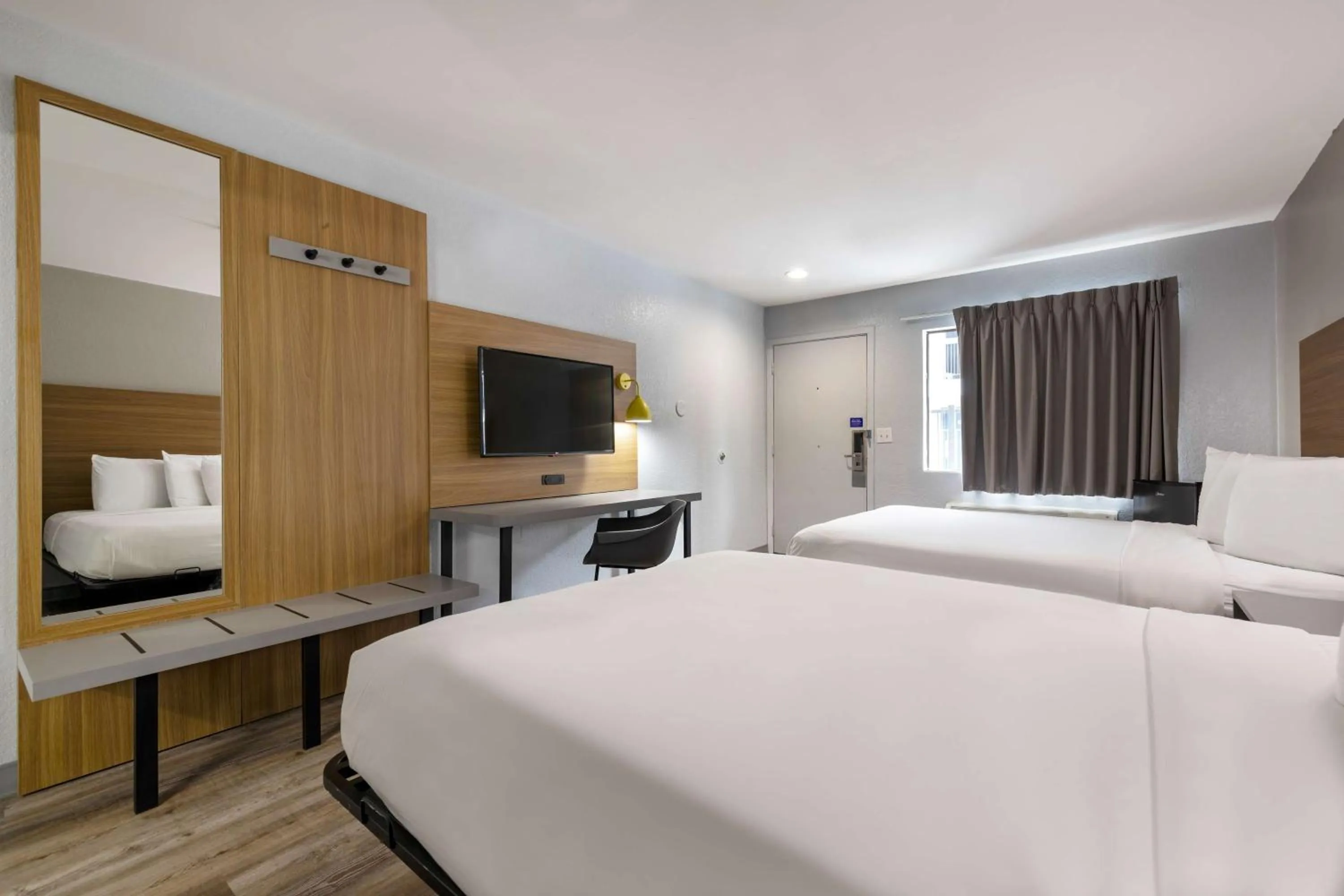 Bedroom, Bed in Motel 6-Santa Ana, CA