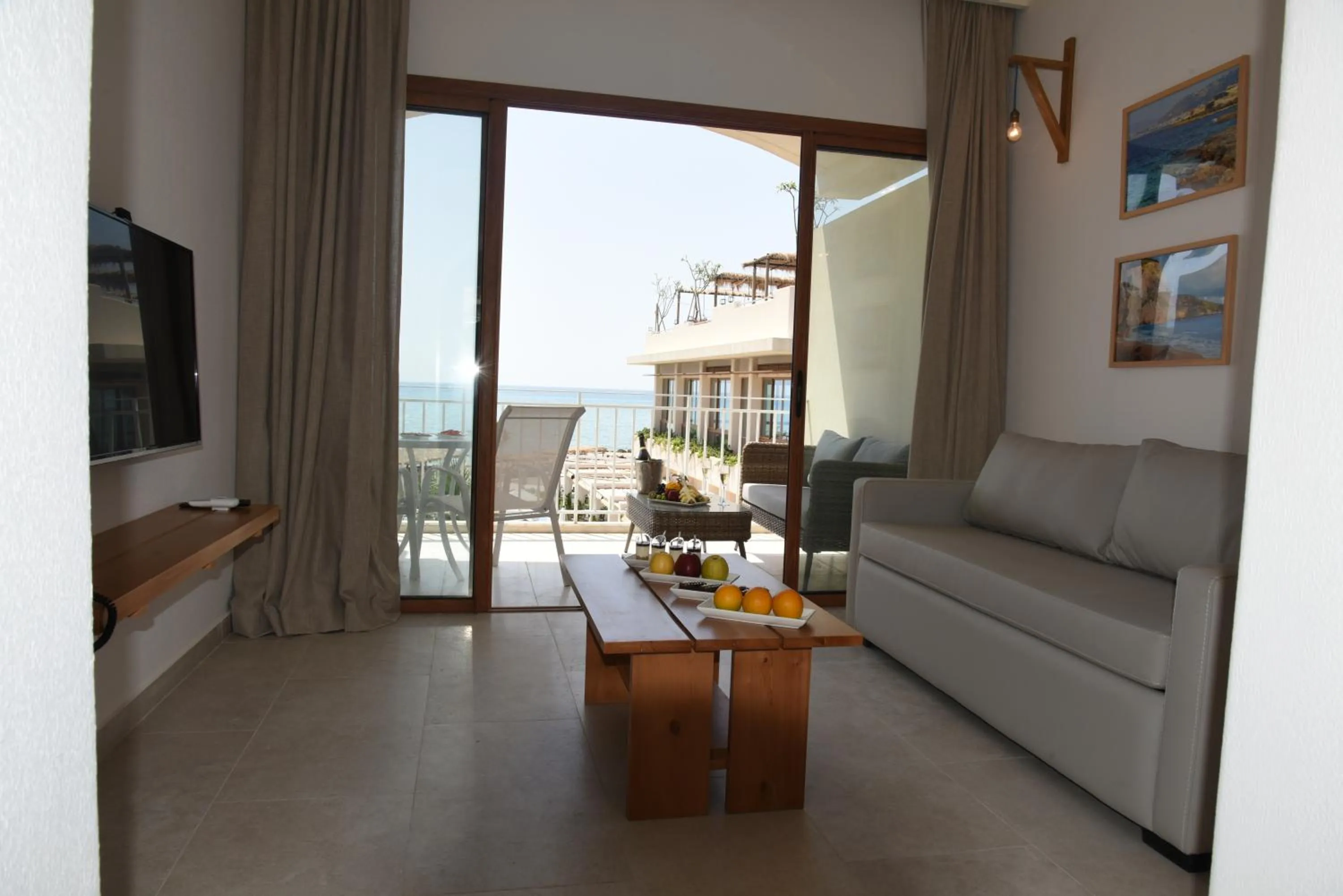 Living room in La Siesta Hotel & Beach Resort