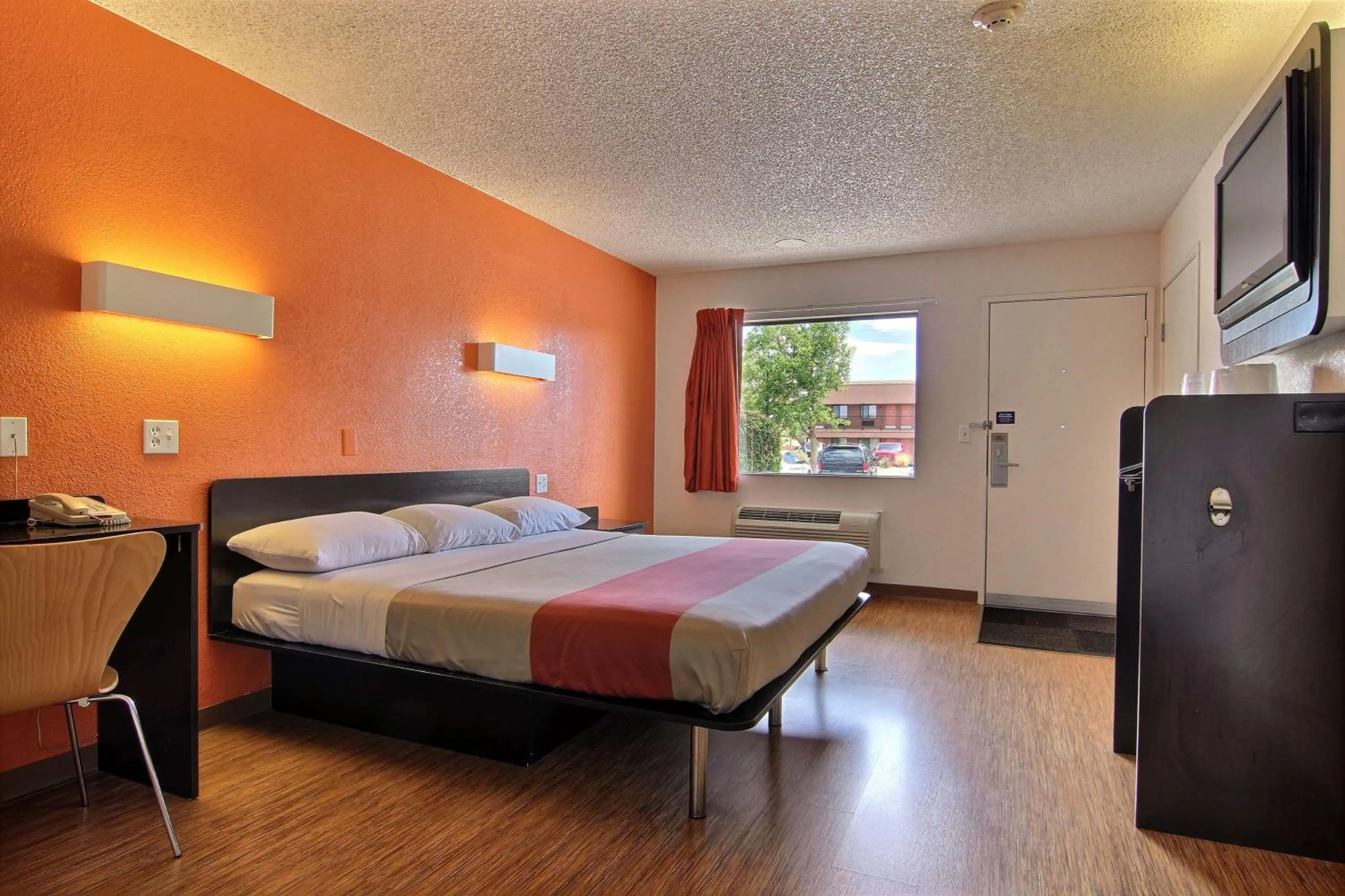 TV and multimedia in Motel 6-Albuquerque, NM - Coors Road