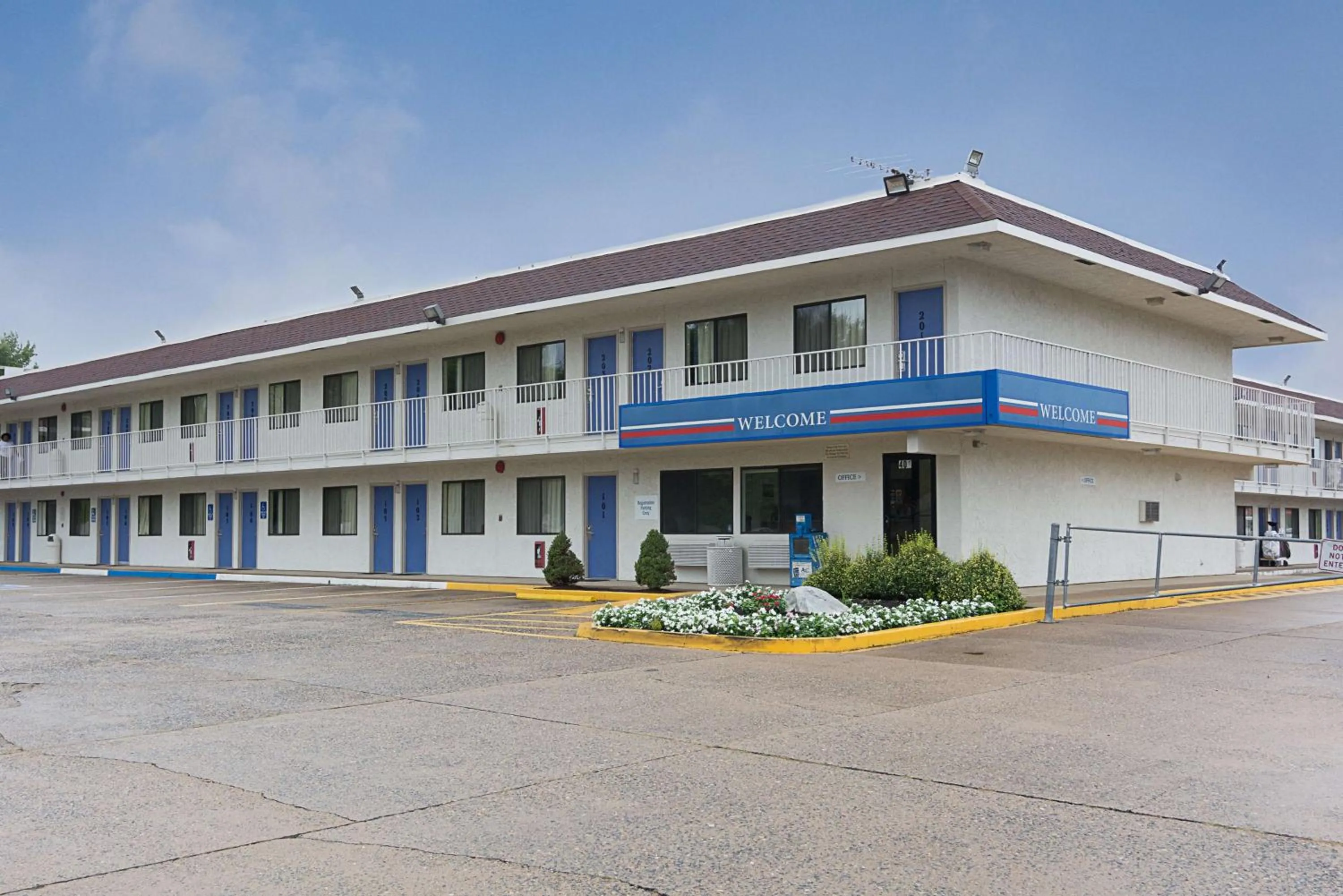 Property building in Motel 6 Fredericksburg, Va - North