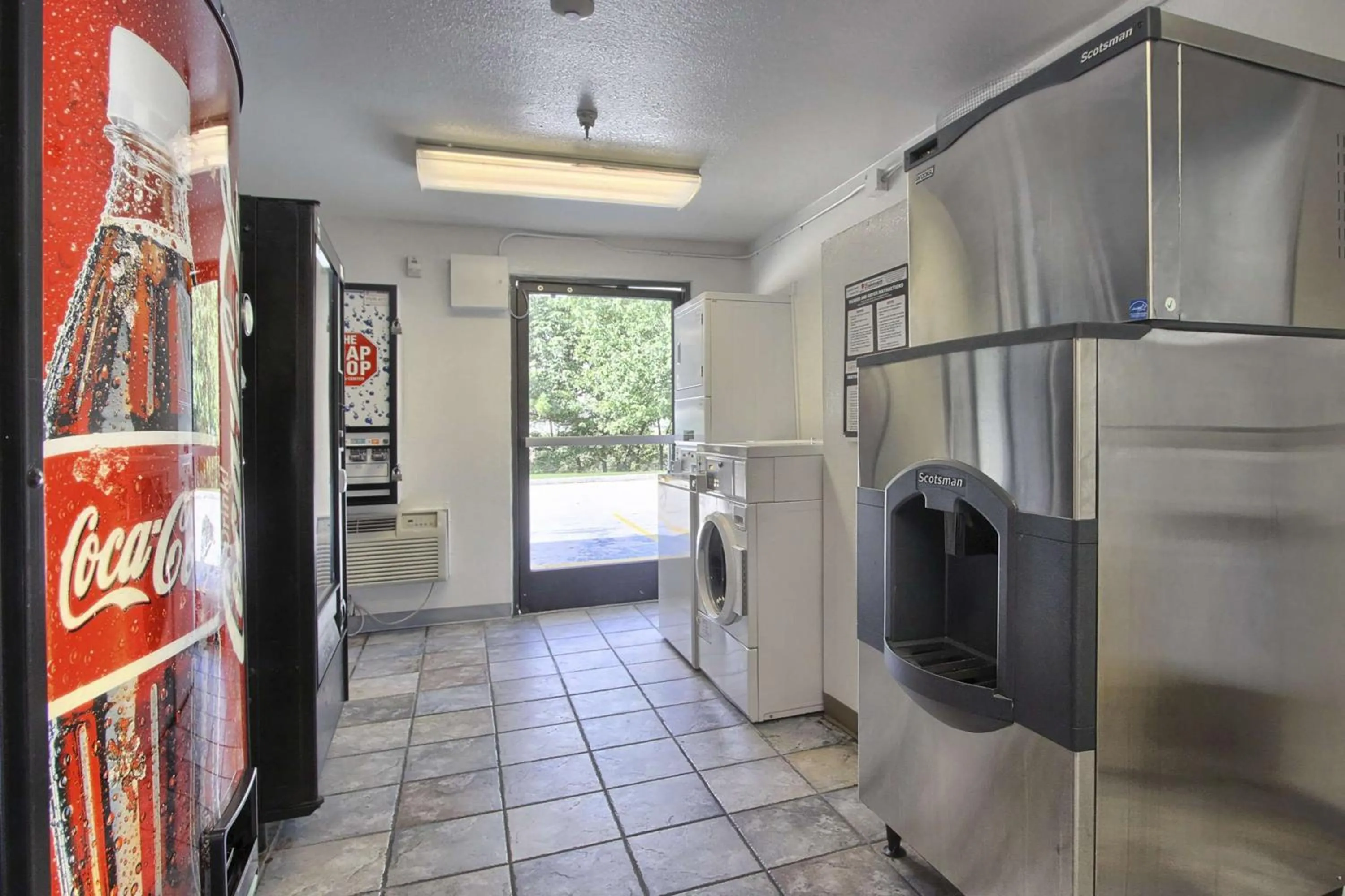 On site in Motel 6-New Cumberland, PA - Harrisburg - Hershey South