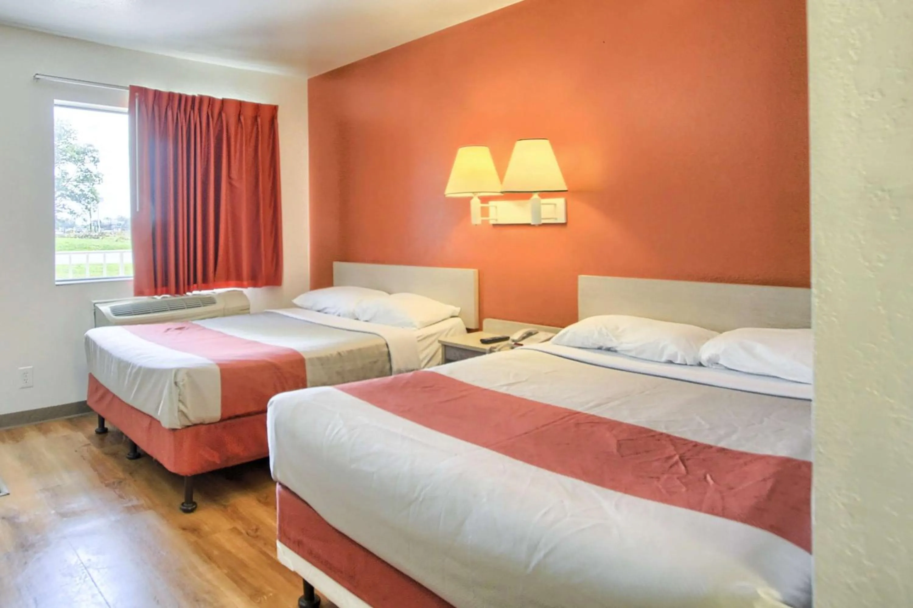 Photo of the whole room, Bed in Motel 6-New Cumberland, PA - Harrisburg - Hershey South