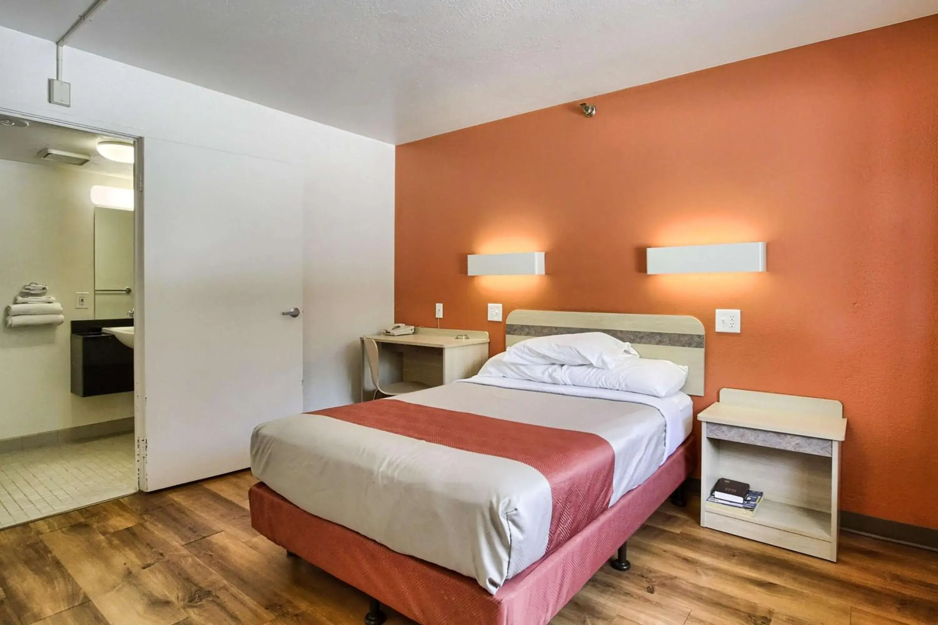 Queen Room - single occupancy - Disability Access - Roll in Shower in Motel 6-New Cumberland, PA - Harrisburg - Hershey South Queen Room - single occupancy - Disability Access - Roll in Shower in Motel 6-New Cumberland, PA - Harrisburg - Hershey South
