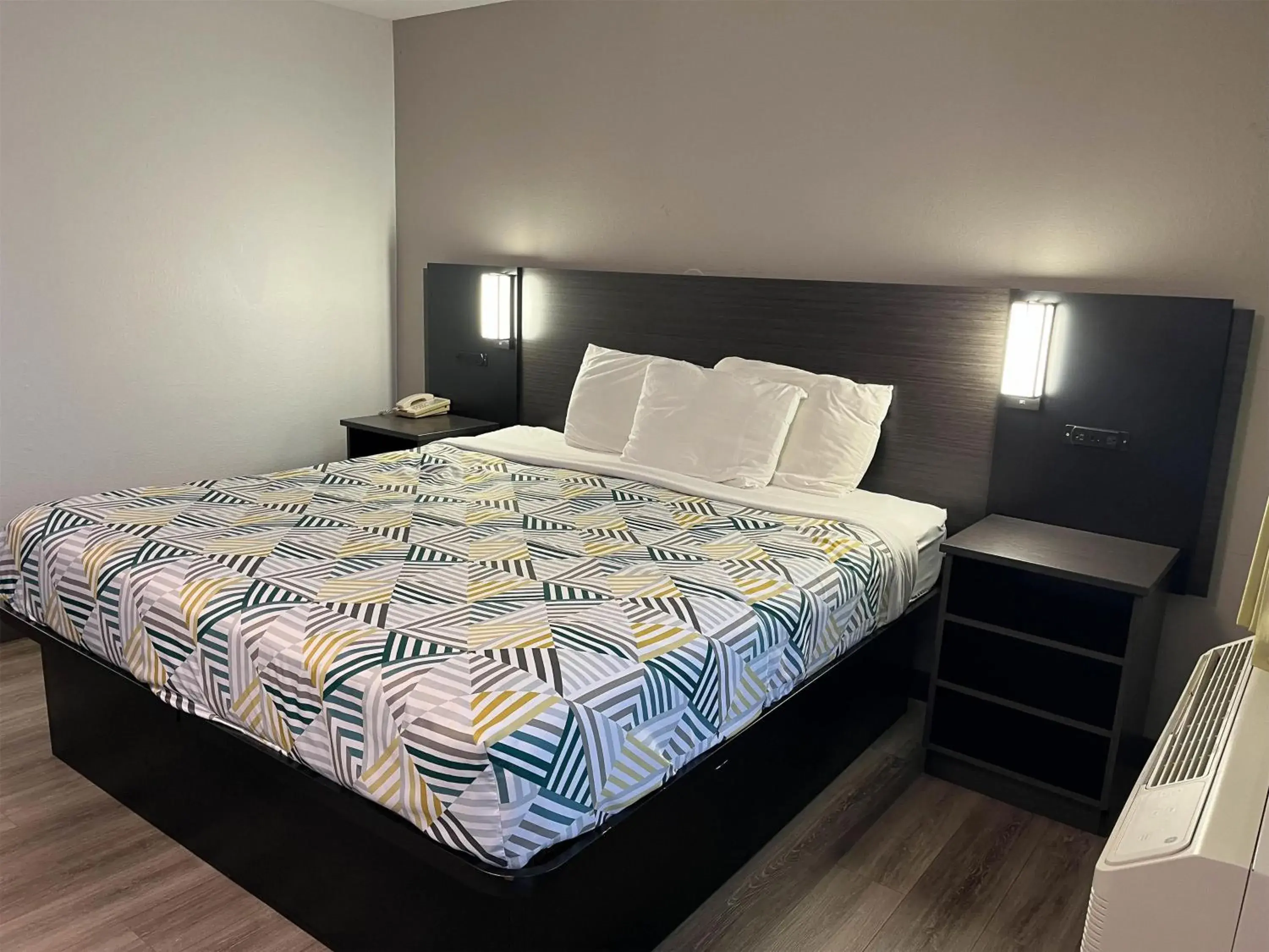 Bedroom, Bed in Motel 6-Elkton, MD Bedroom, Bed in Motel 6-Elkton, MD