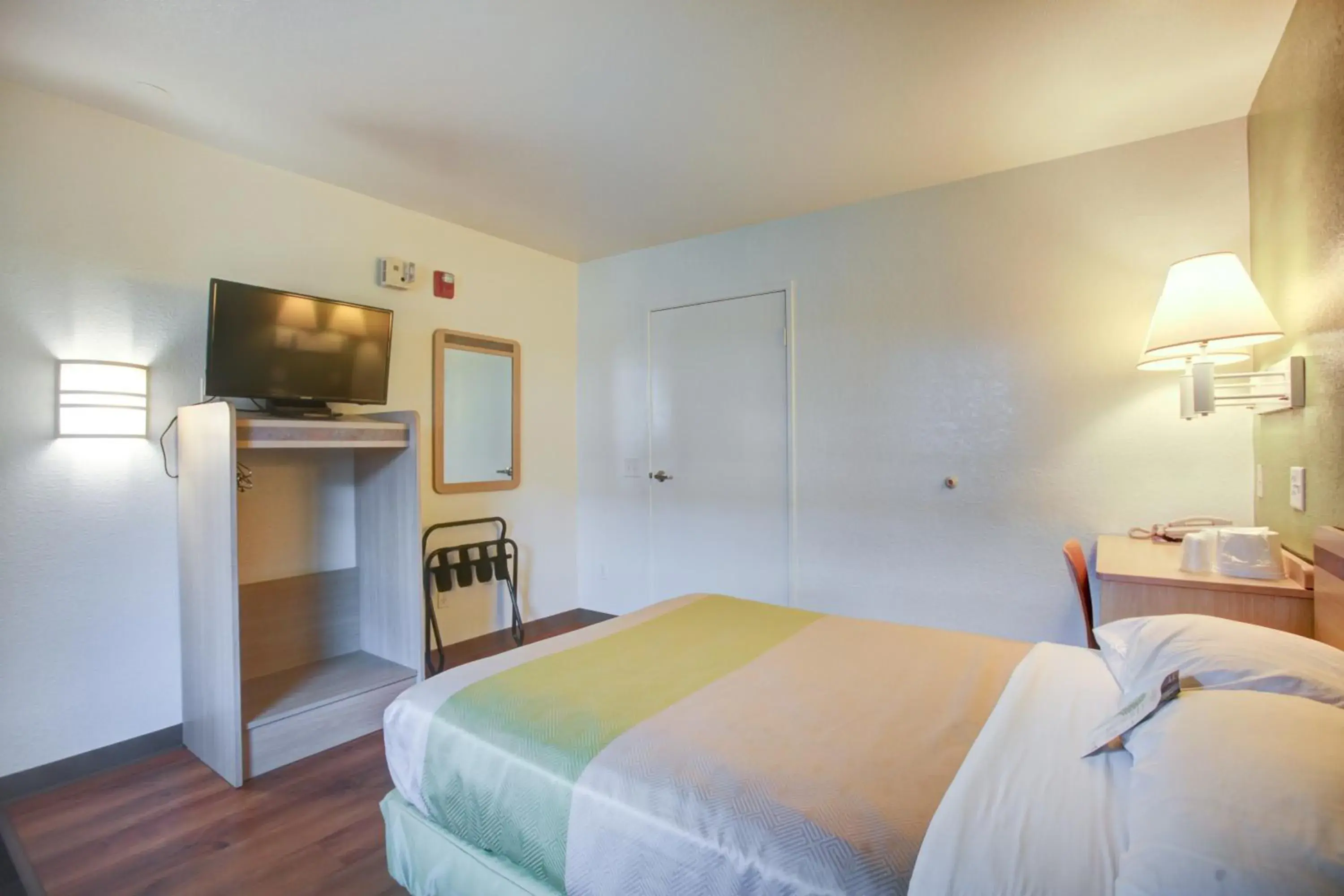 Bedroom, Bed in Motel 6-Elkton, MD Bedroom, Bed in Motel 6-Elkton, MD