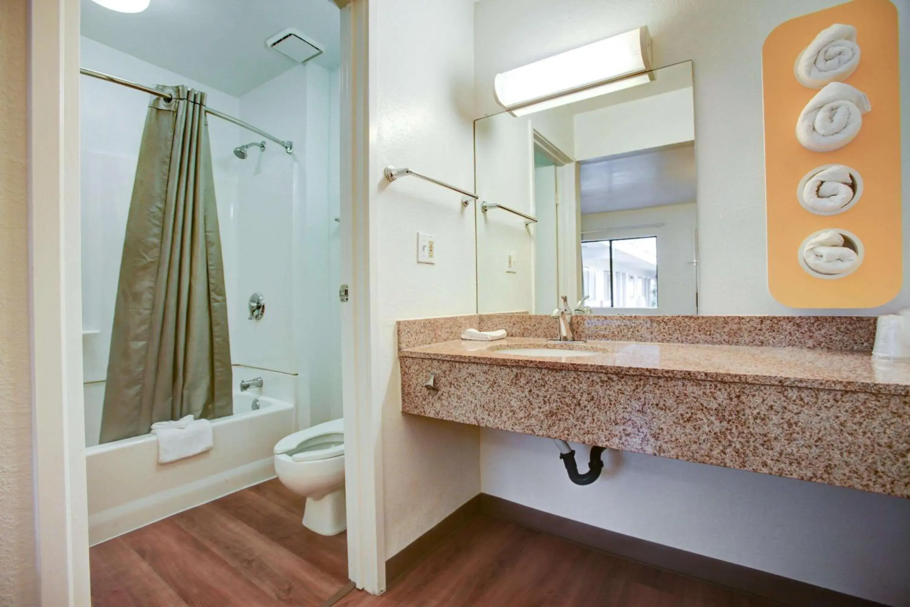 King Room - Smoking in Motel 6-Elkton, MD King Room - Smoking in Motel 6-Elkton, MD