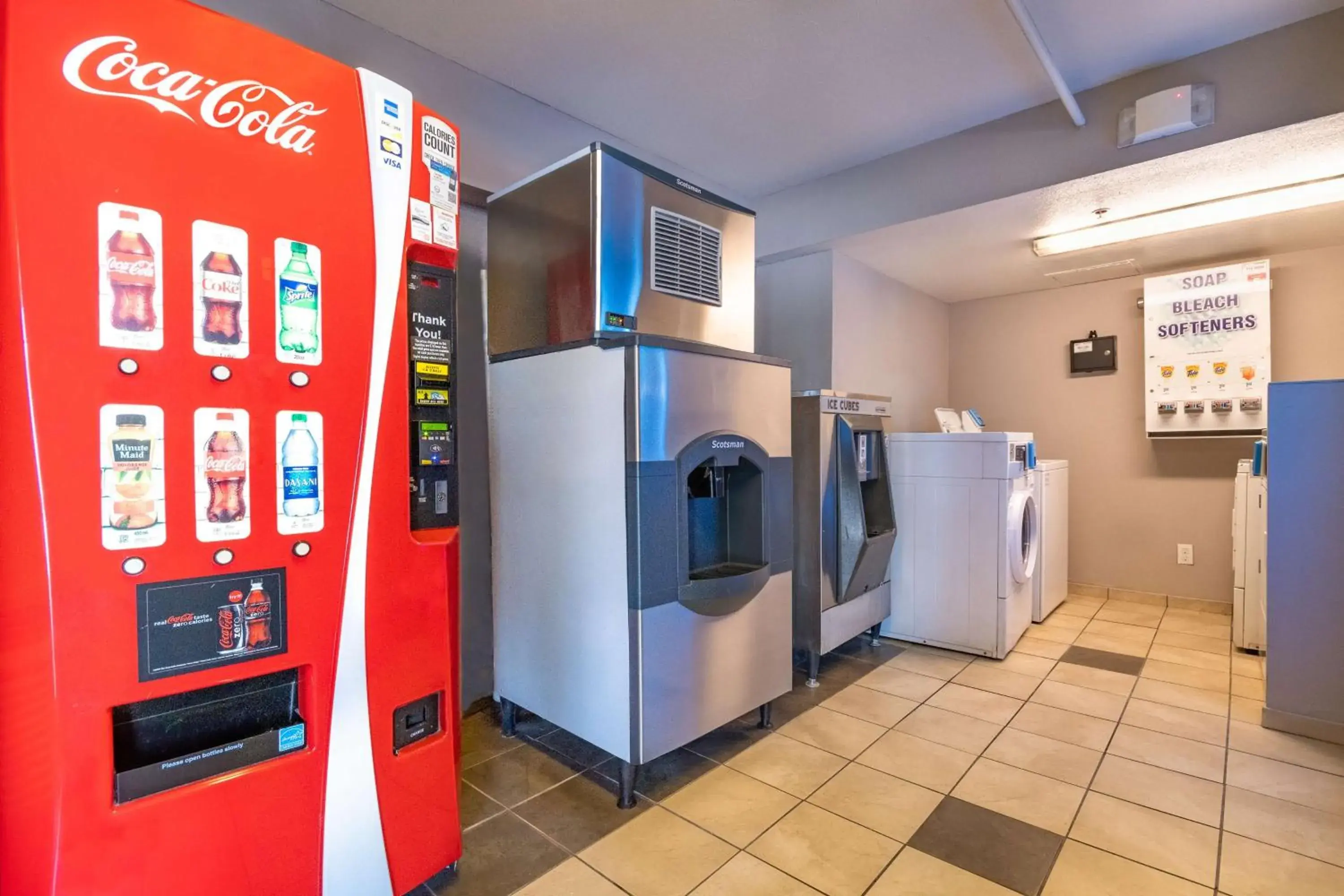 Property building in Motel 6-Rolling Meadows, IL - Chicago Northwest Property building in Motel 6-Rolling Meadows, IL - Chicago Northwest