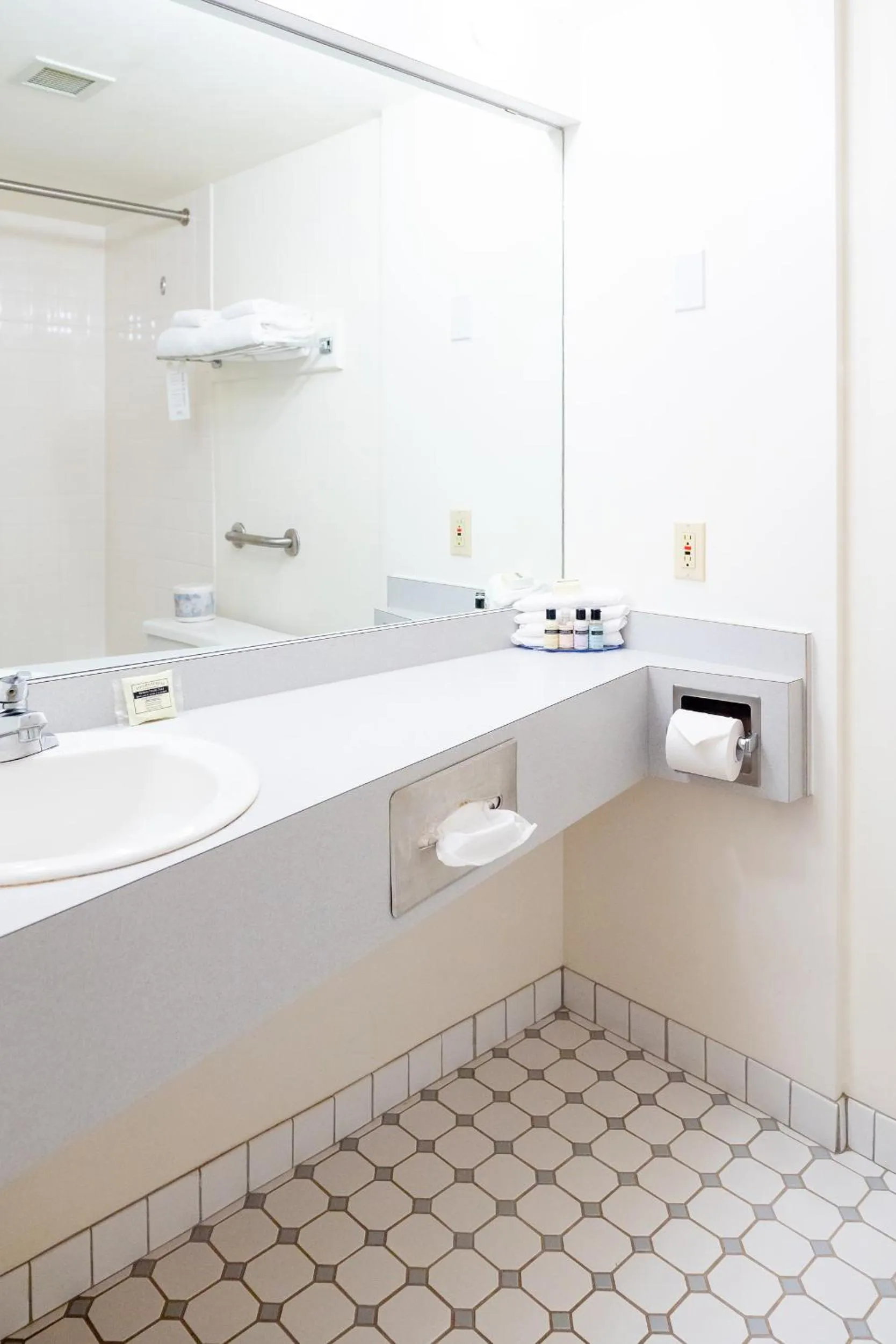 Bathroom in Rodd Brudenell River Resort