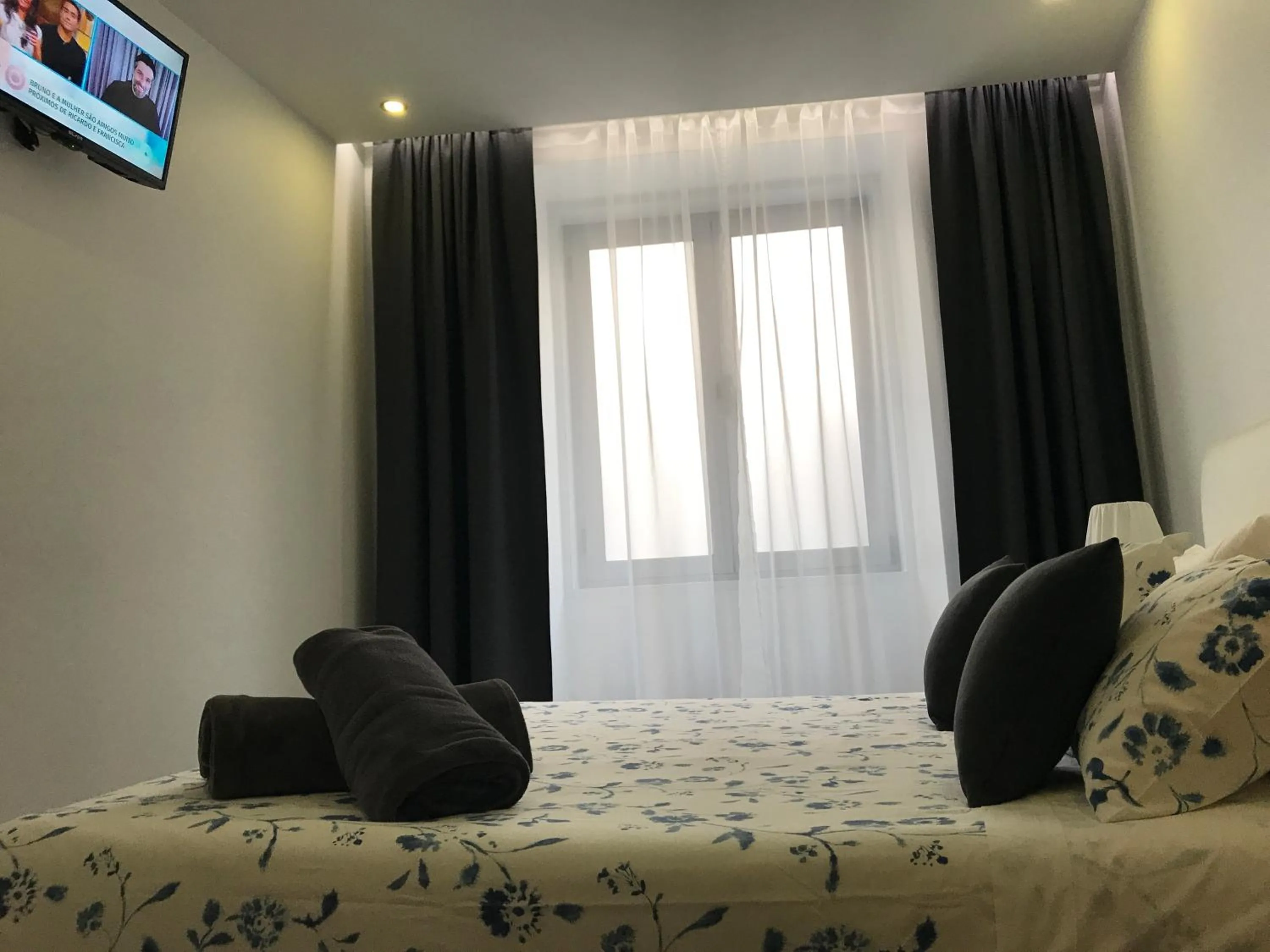 Photo of the whole room, Bed in Povoa do Mar