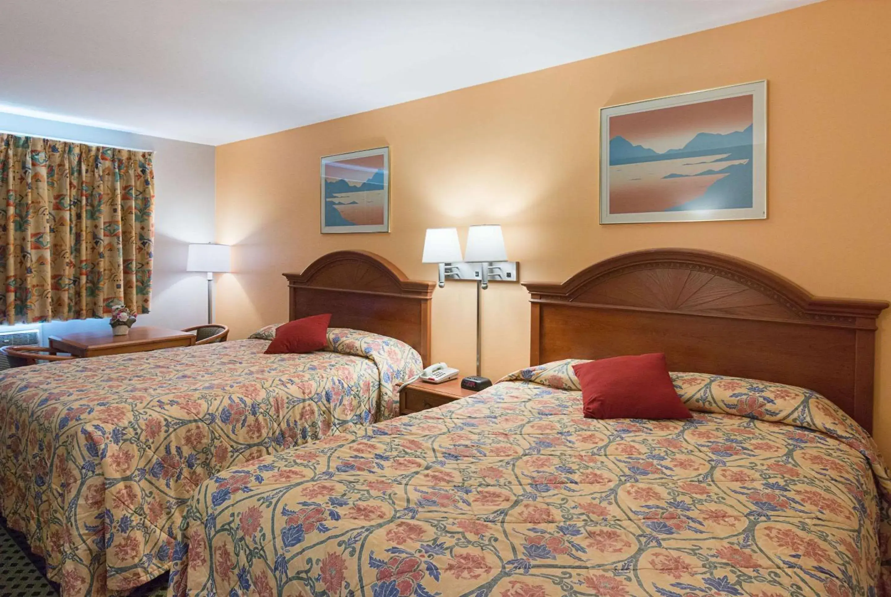 Photo of the whole room, Bed in Rodeway Inn Milford - I-84 Photo of the whole room, Bed in Rodeway Inn Milford - I-84