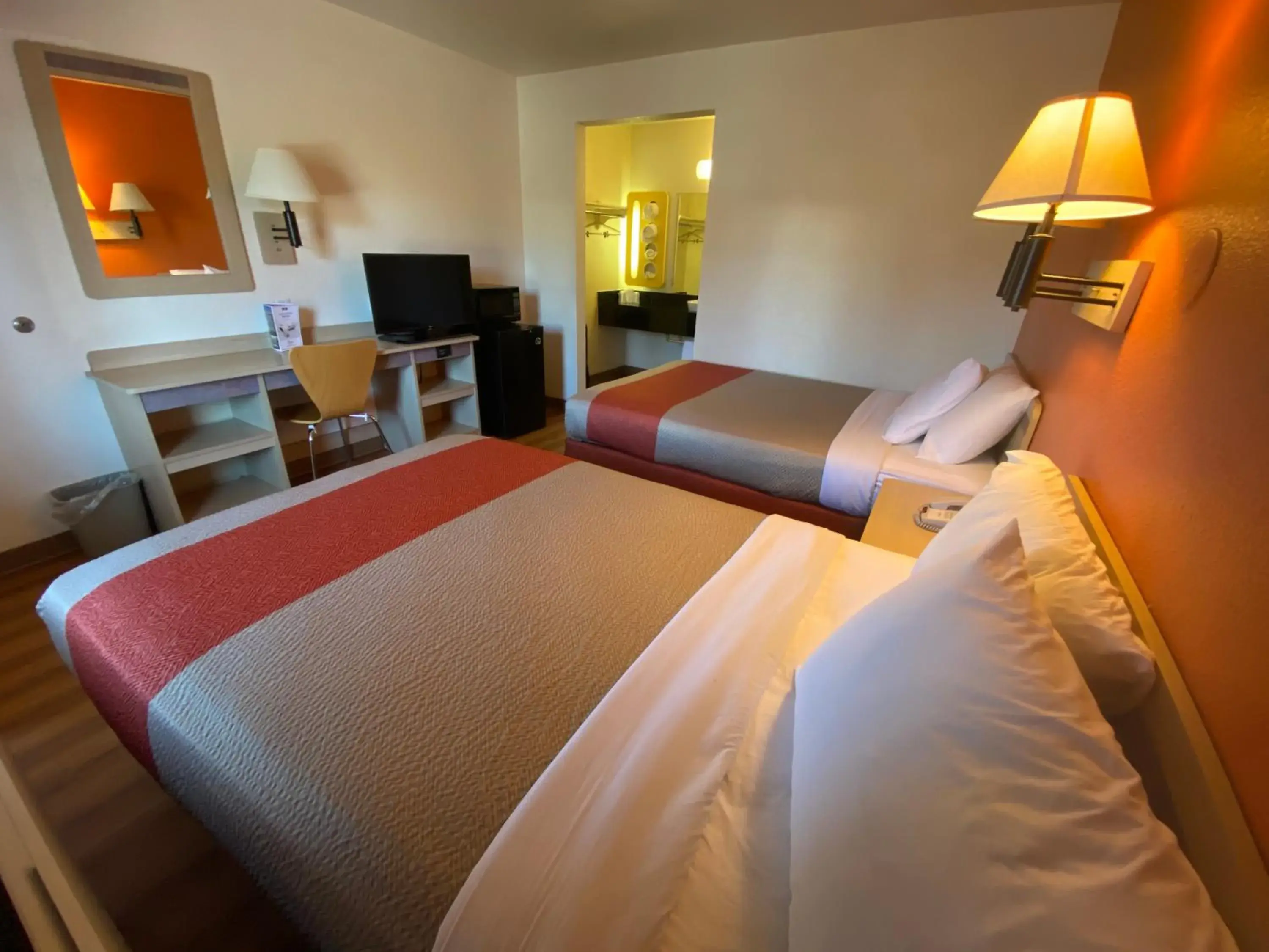 Photo of the whole room, Bed in Motel 6-Flagstaff, AZ - West - Woodland Village Photo of the whole room, Bed in Motel 6-Flagstaff, AZ - West - Woodland Village