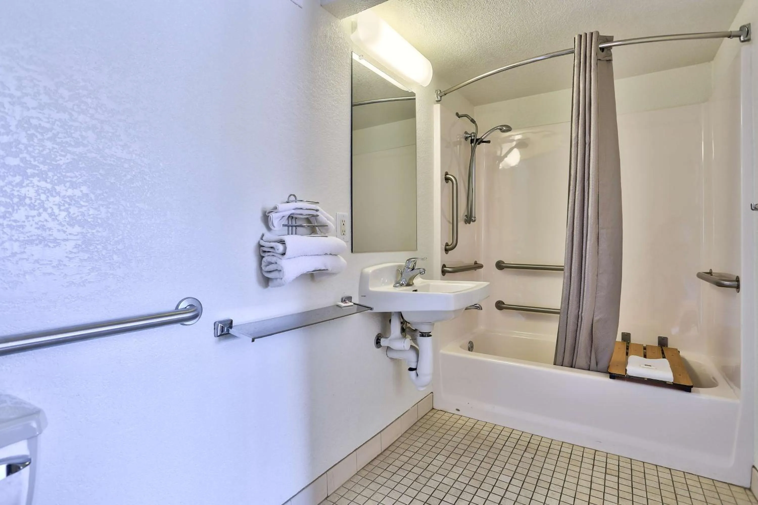 Shower in Motel 6-Flagstaff, AZ - West - Woodland Village