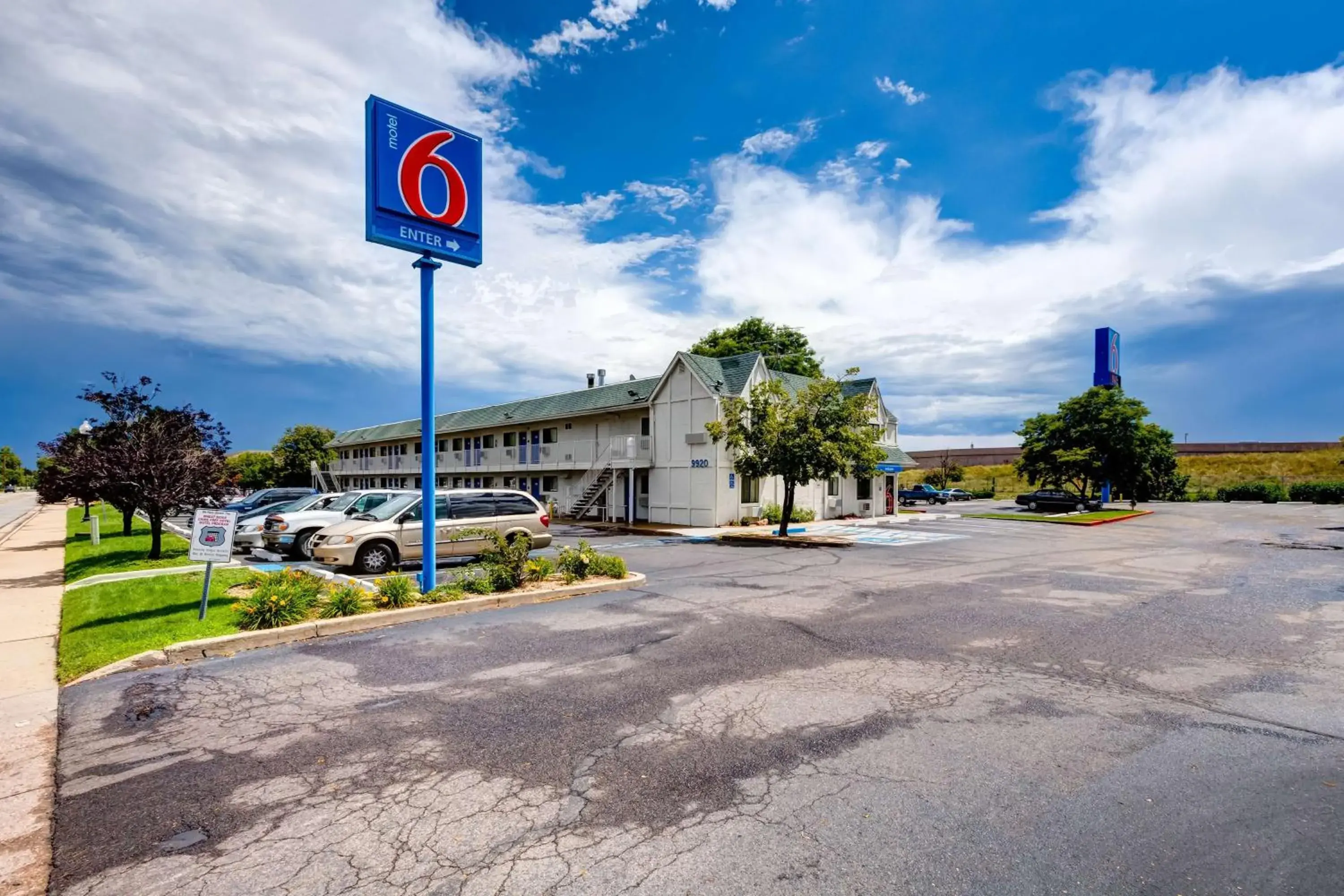 Property Building in Motel 6-Wheat Ridge, CO - West - Denver North