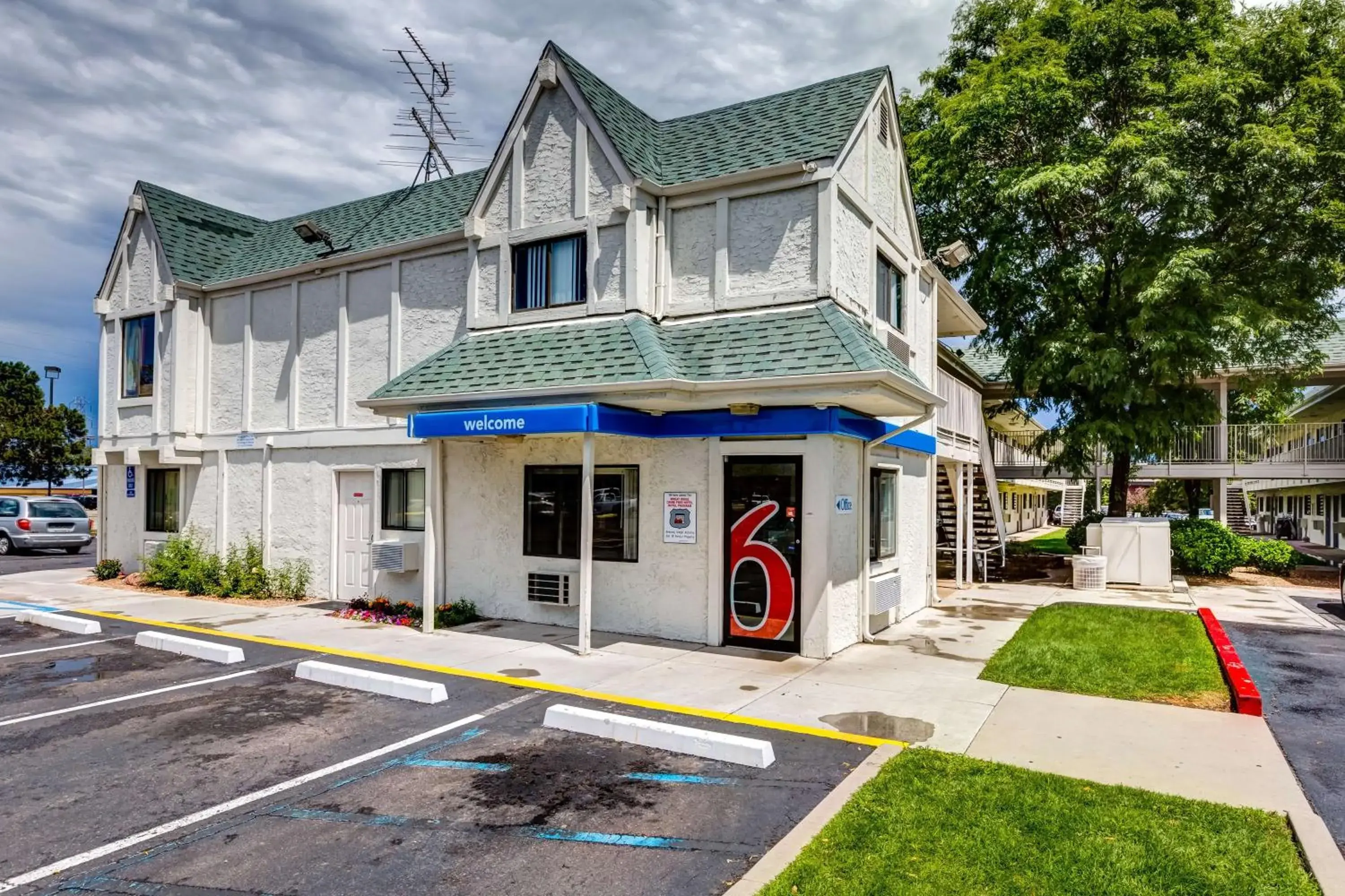 Property Building in Motel 6-Wheat Ridge, CO - West - Denver North