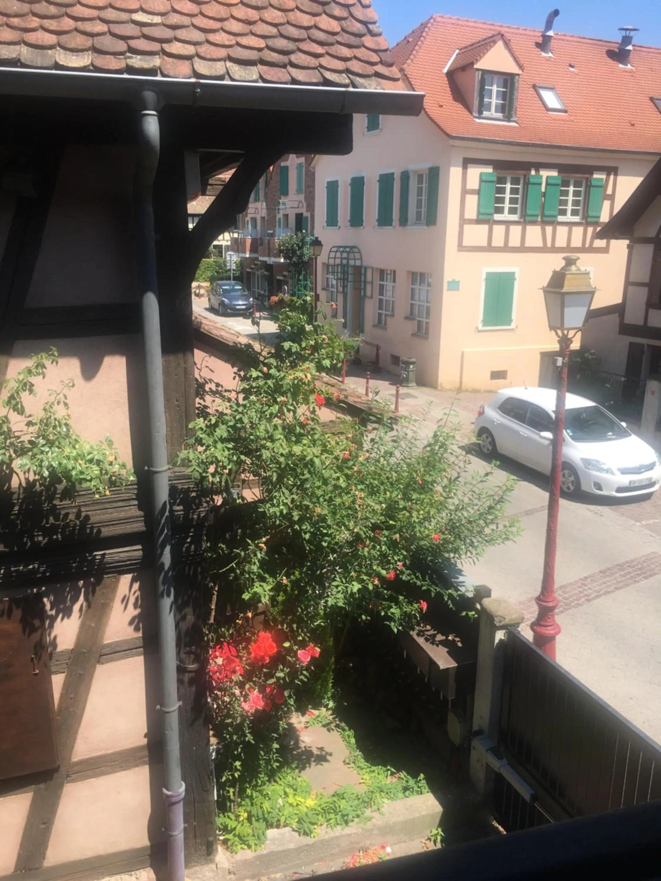 Street view in Appartement de caractère au calme 15 mins quartier historique, Gîte du Merlenchanteur