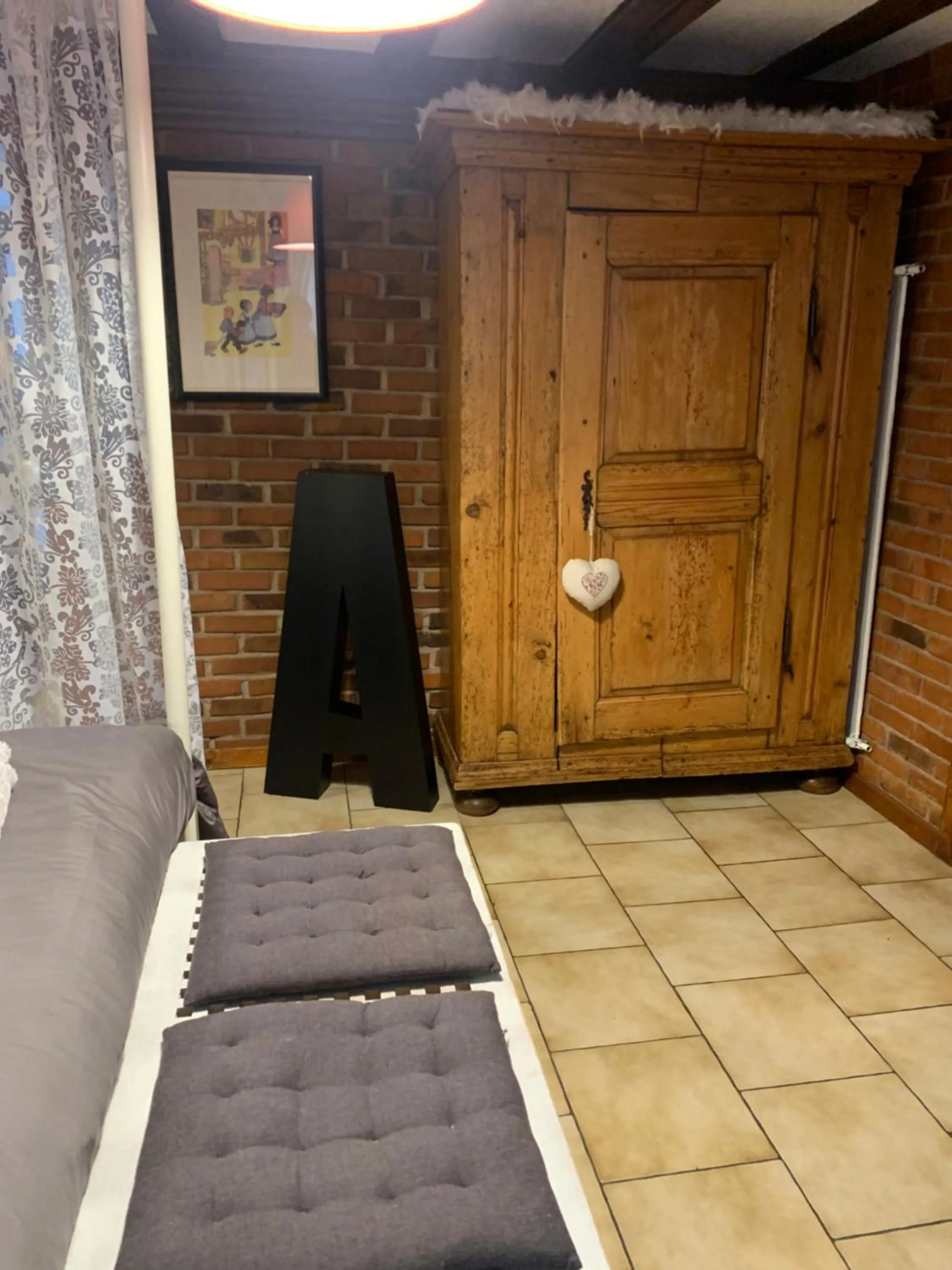 Appartement de caractère au calme 15 mins quartier historique, Gîte du Merlenchanteur