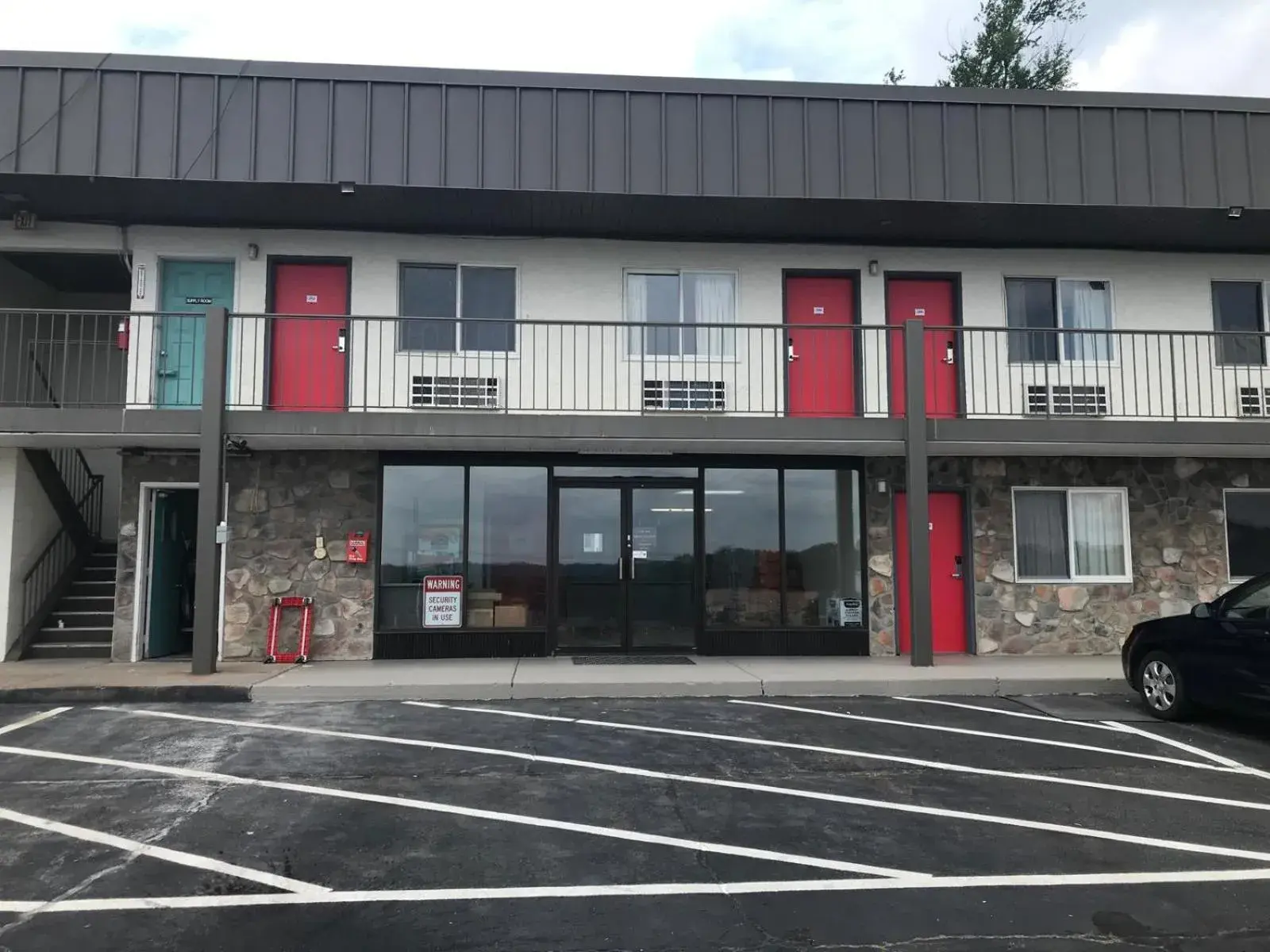 Property building in Super 8 by Wyndham Hazleton Property building in Super 8 by Wyndham Hazleton