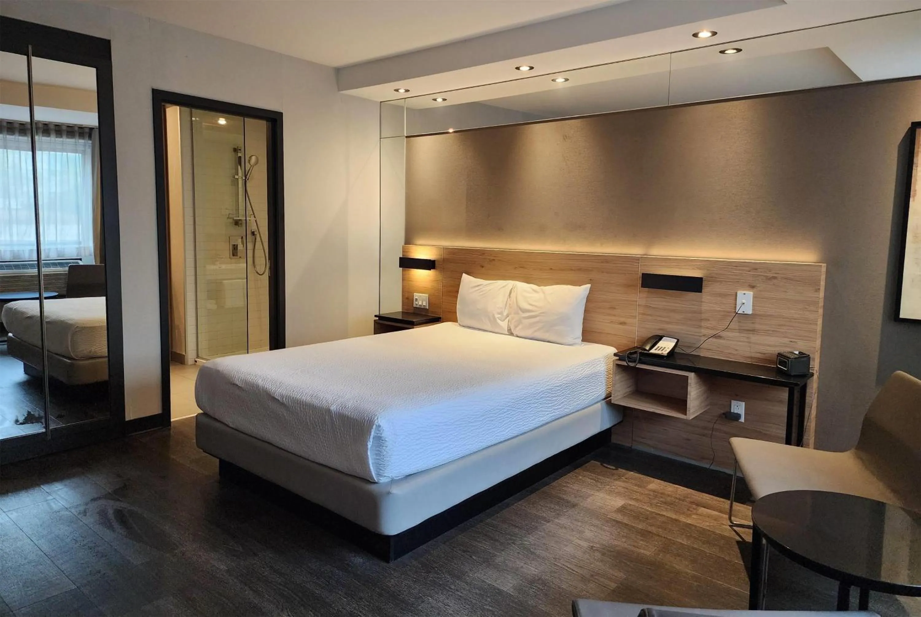 Photo of the whole room, Bed in Ramada by Wyndham Laval