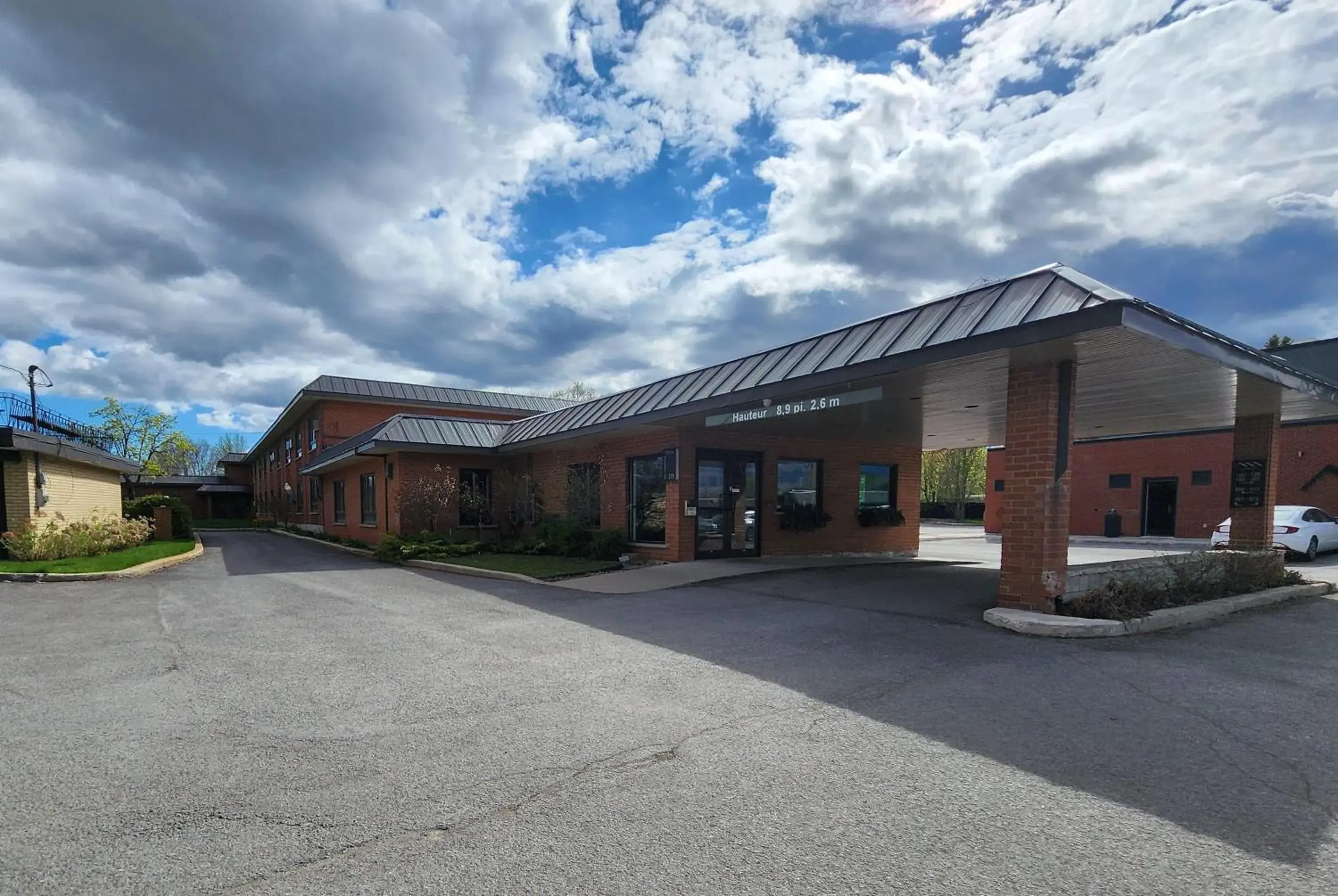 Property building in Ramada by Wyndham Laval Property building in Ramada by Wyndham Laval