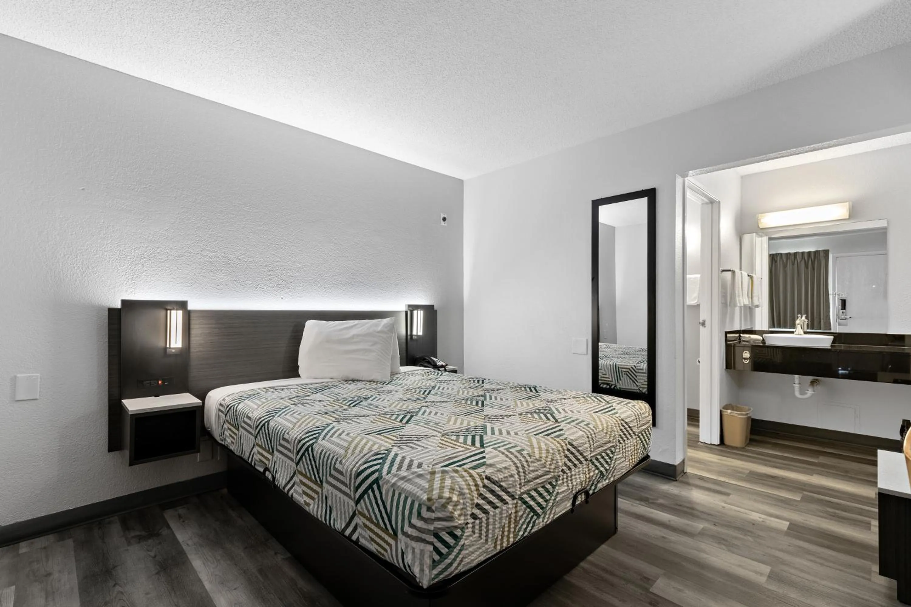 Bed in Motel 6-San Diego, CA - North