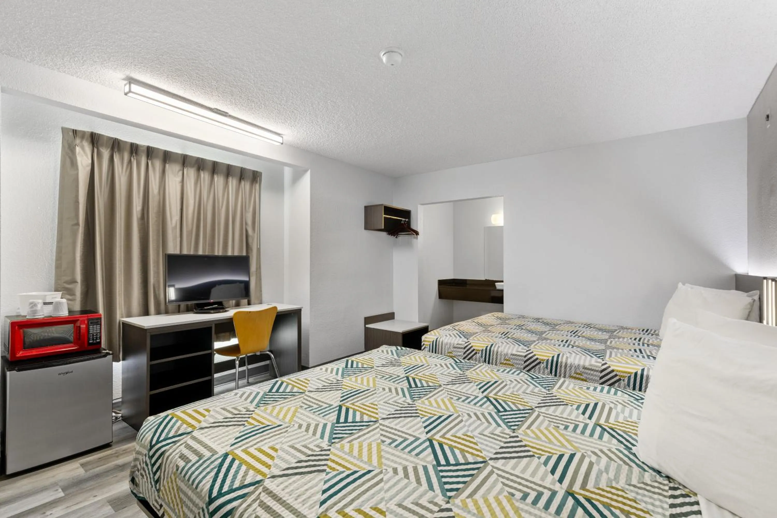 Photo of the whole room, Bed in Motel 6-San Diego, CA - North