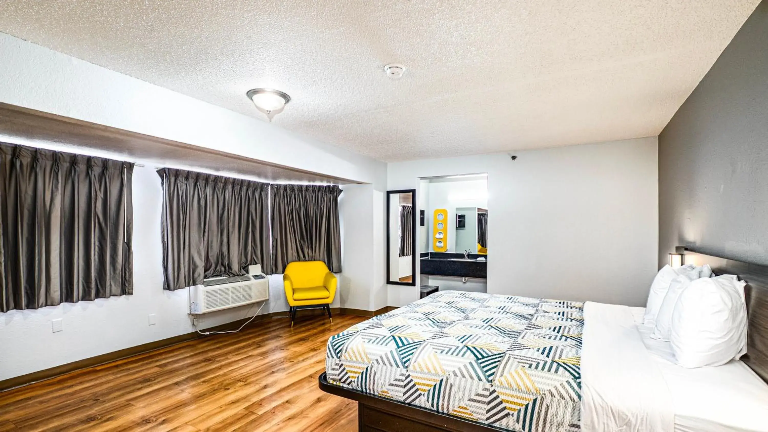 Bedroom, Bed in Motel 6-Wethersfield, CT - Hartford Bedroom, Bed in Motel 6-Wethersfield, CT - Hartford