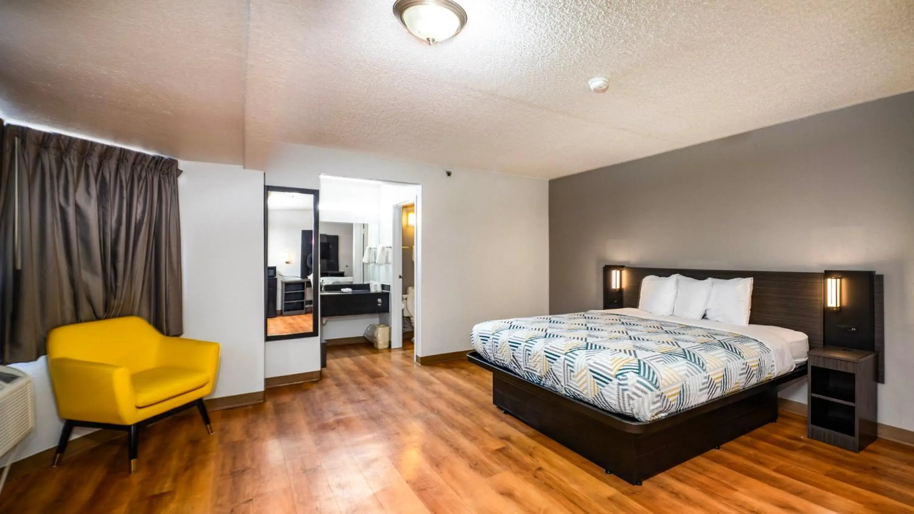 Bedroom, Bed in Motel 6-Wethersfield, CT - Hartford Bedroom, Bed in Motel 6-Wethersfield, CT - Hartford