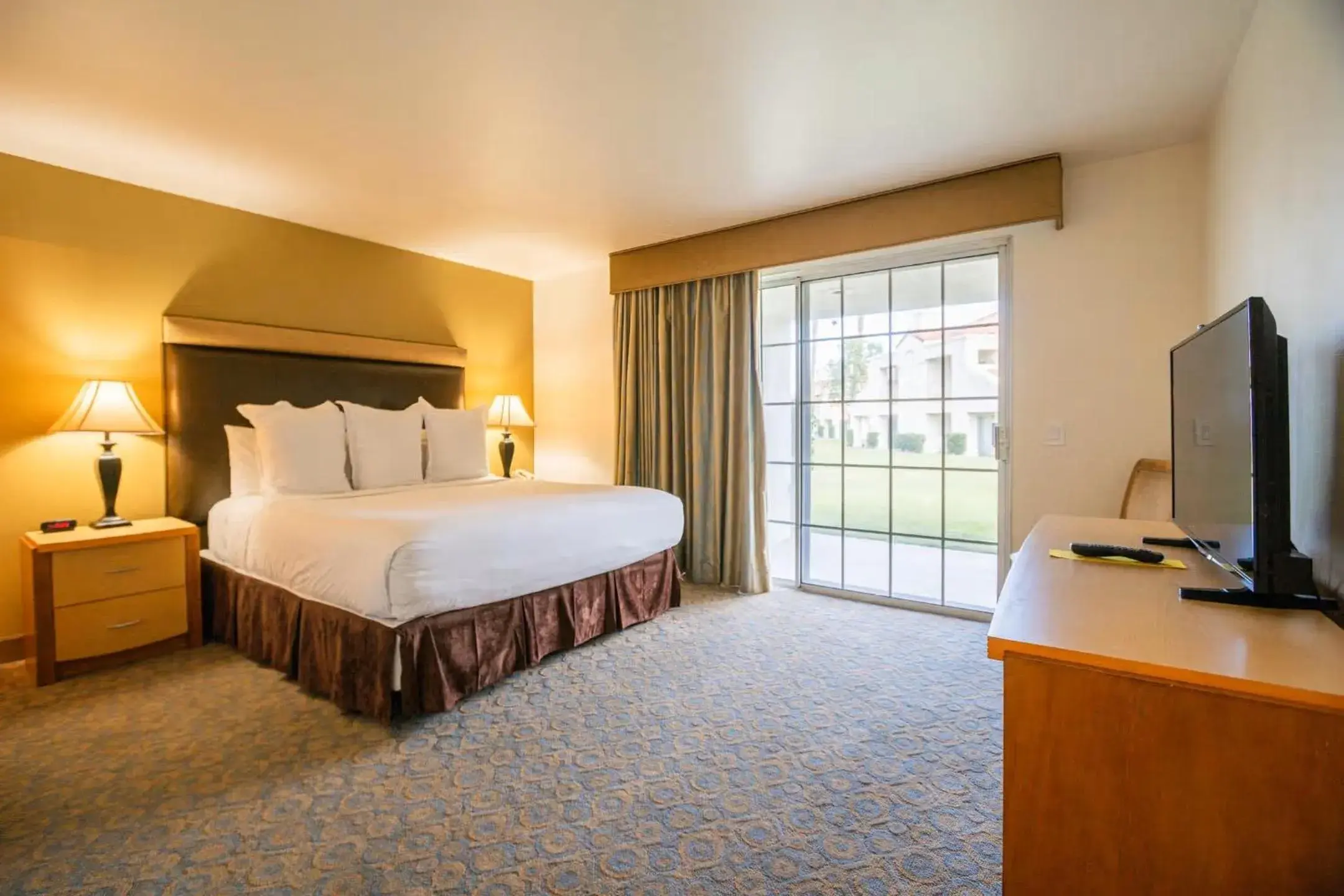 Bed in Desert Breezes Resort Bed in Desert Breezes Resort