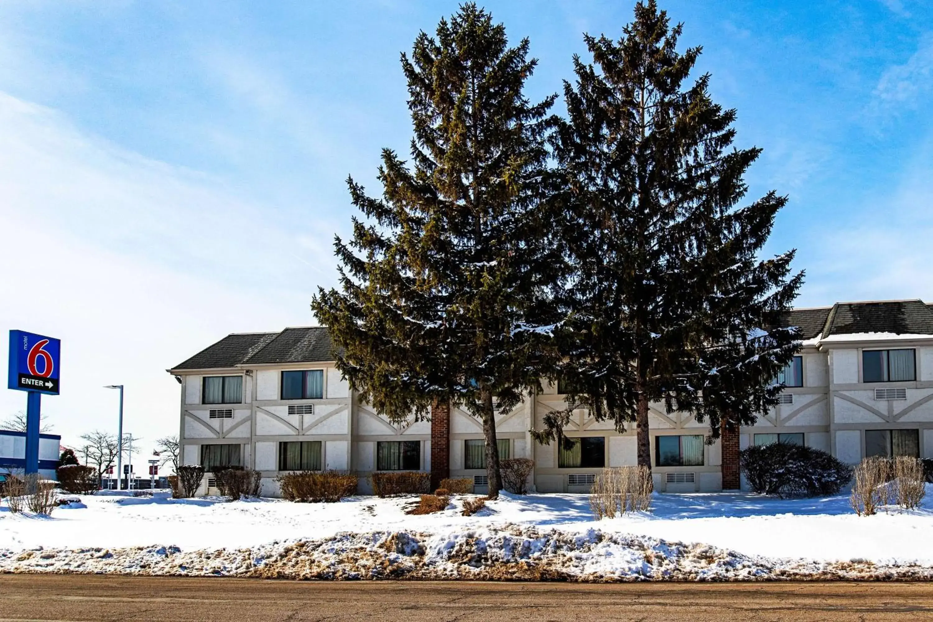 Property building in Motel 6-Palatine, IL - Chicago Northwest Property building in Motel 6-Palatine, IL - Chicago Northwest