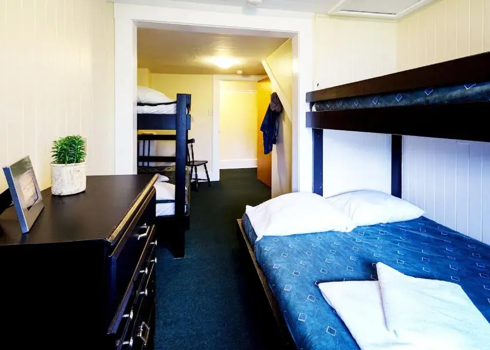 Family Room in HI Penticton - Hostel Family Room in HI Penticton - Hostel