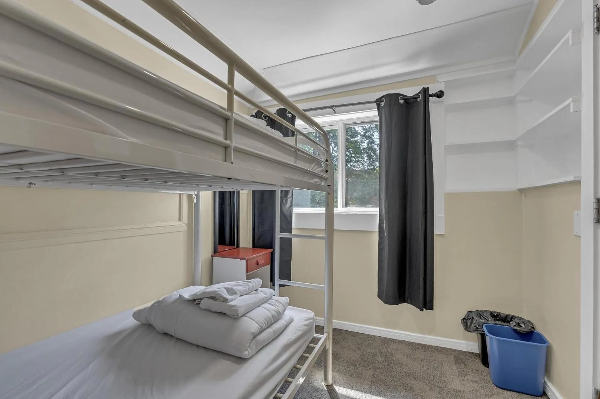 bunk bed, Bed in HI Penticton - Hostel