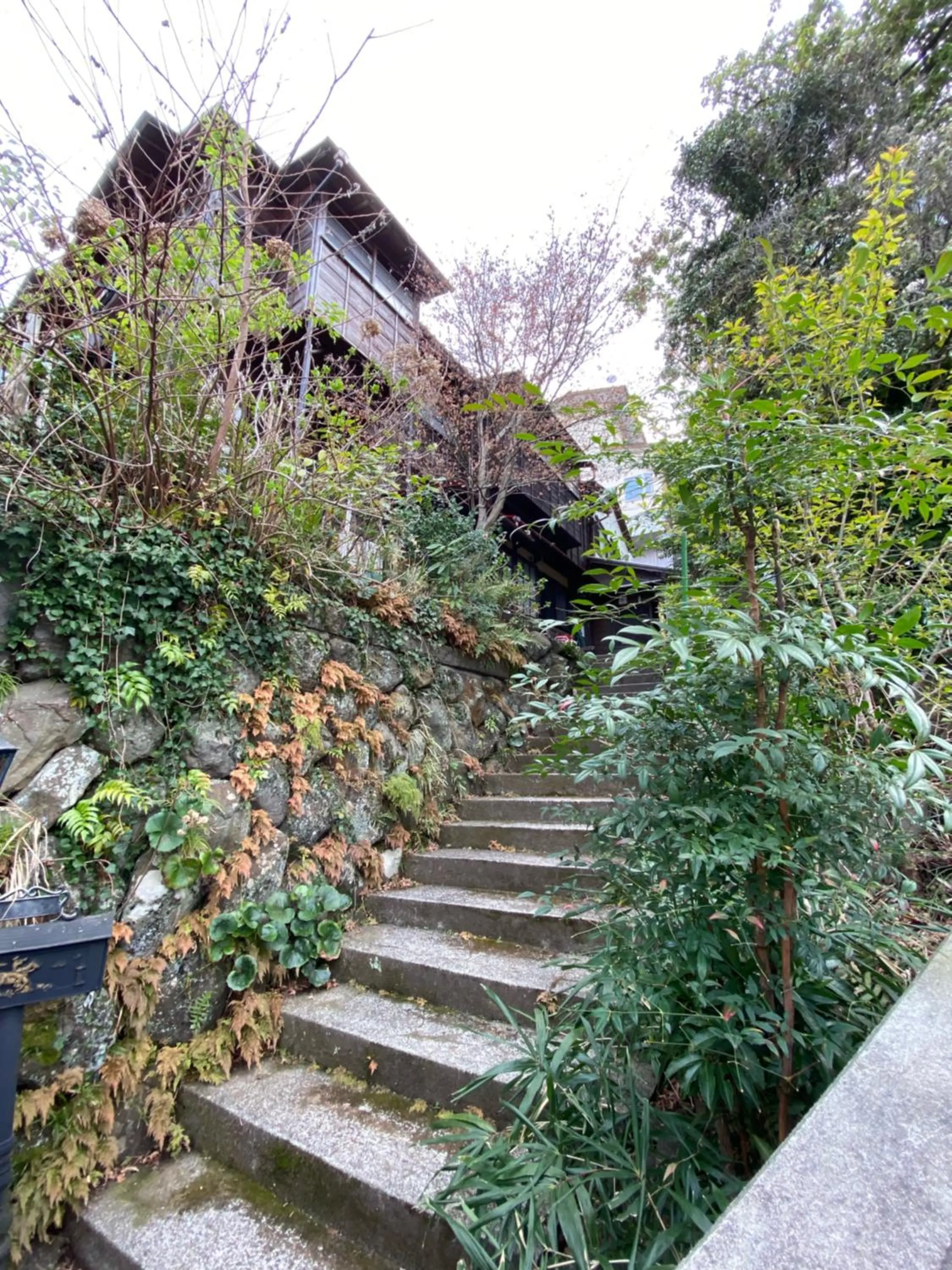 Property building in Atami Ikyuan 熱海一休庵