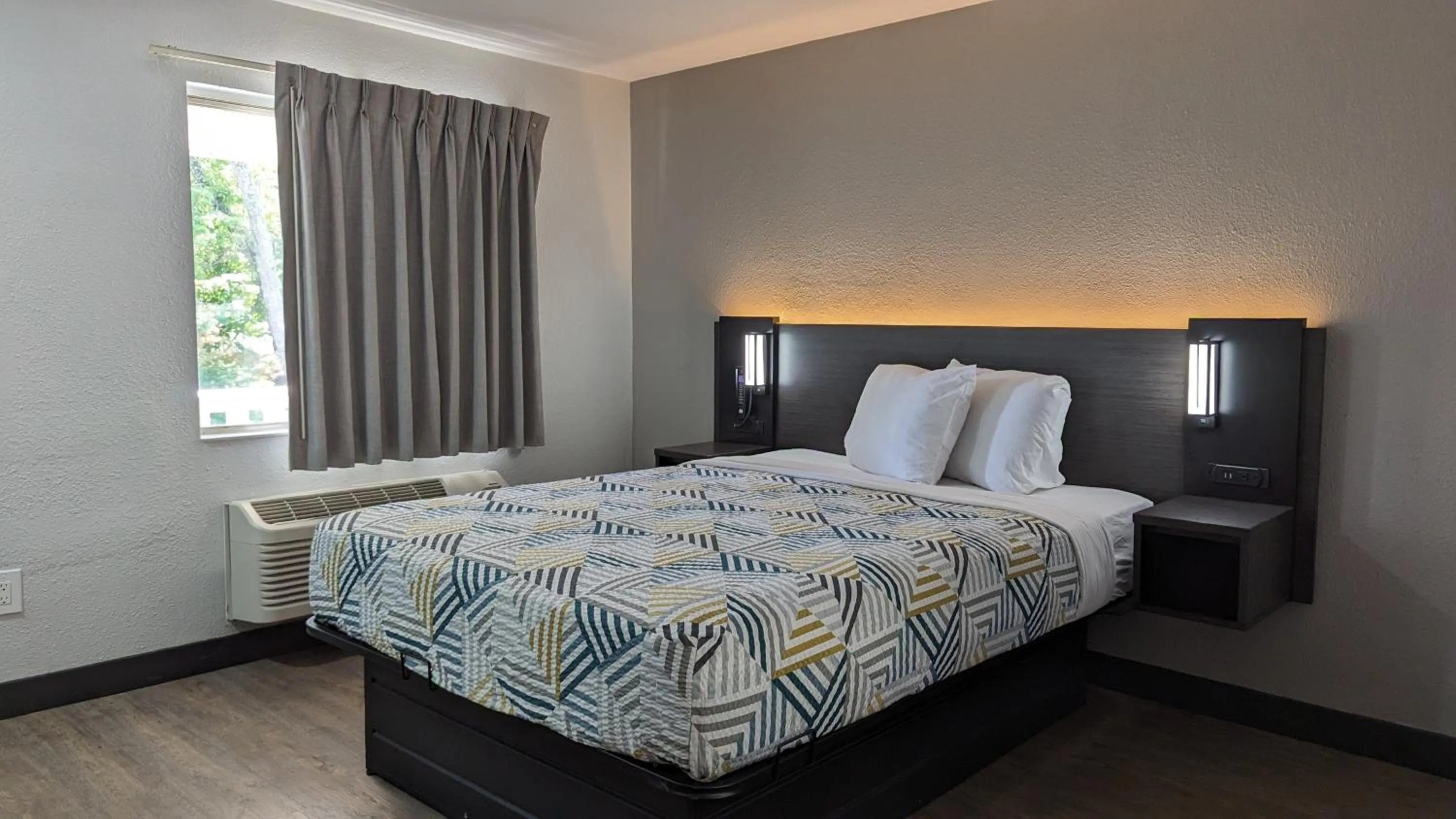 Bed in Motel 6-Nashua, NH