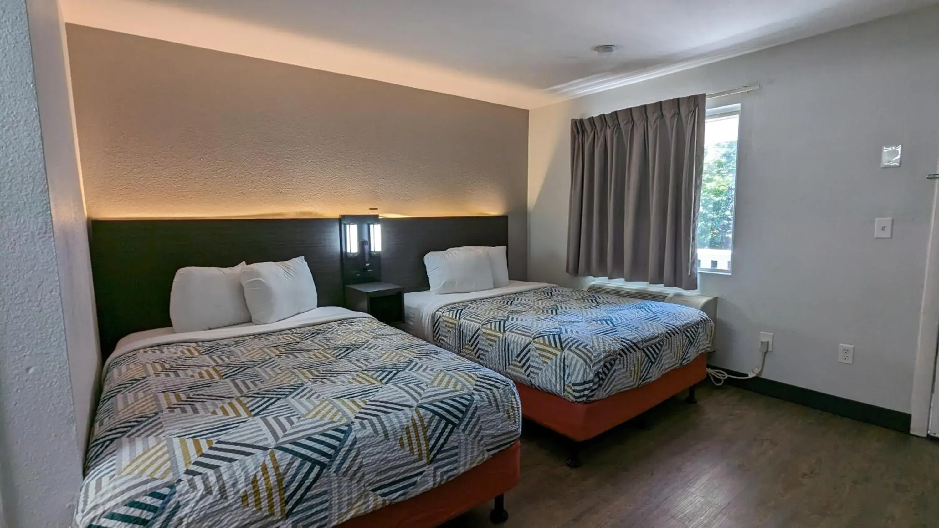 Bed in Motel 6-Nashua, NH Bed in Motel 6-Nashua, NH