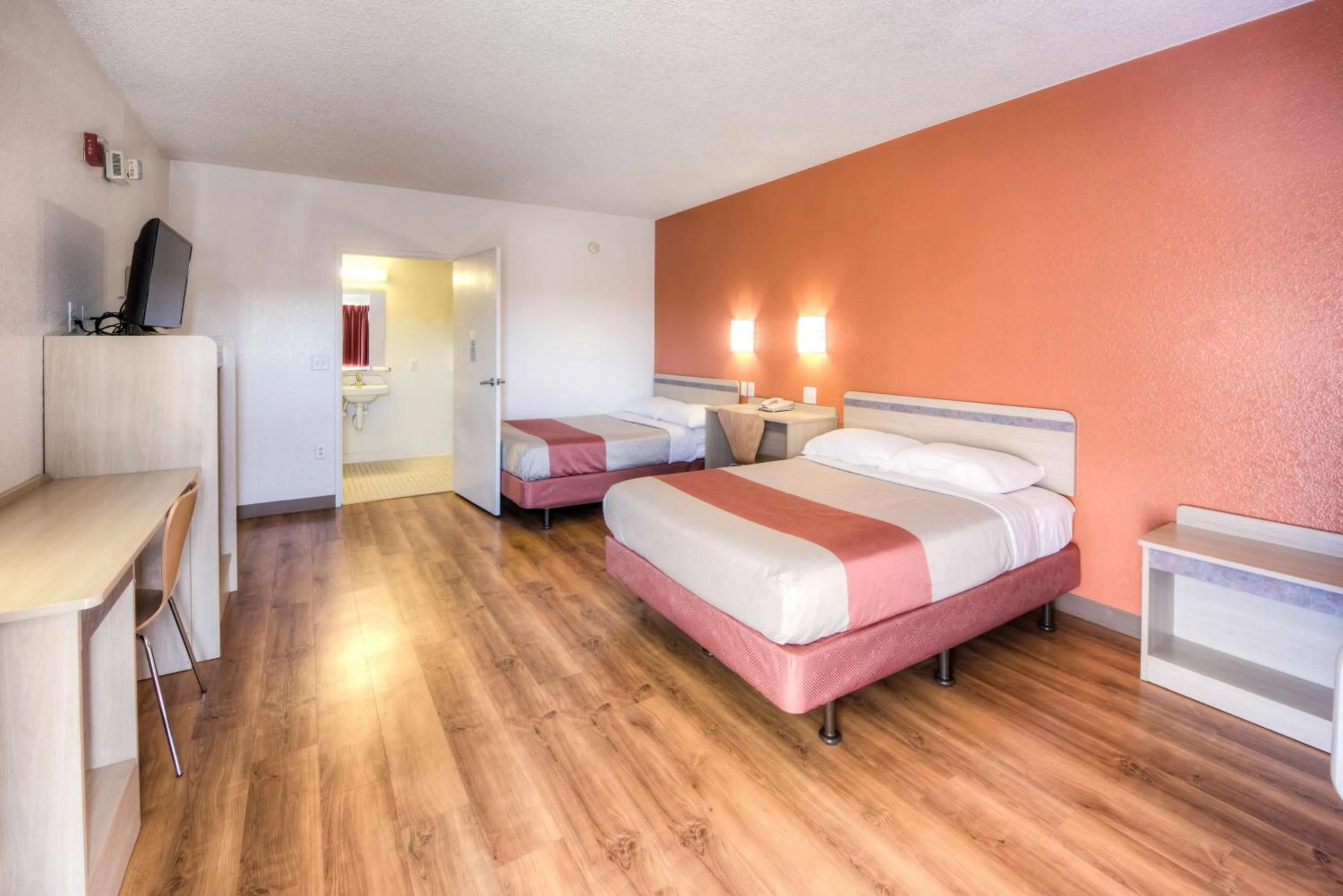 Photo of the whole room, Bed in Motel 6-Niantic, CT - New London