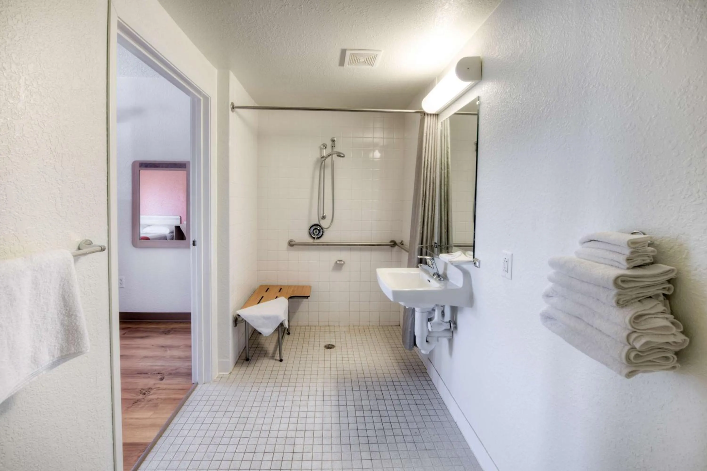 Bathroom, Bed in Motel 6-Niantic, CT - New London