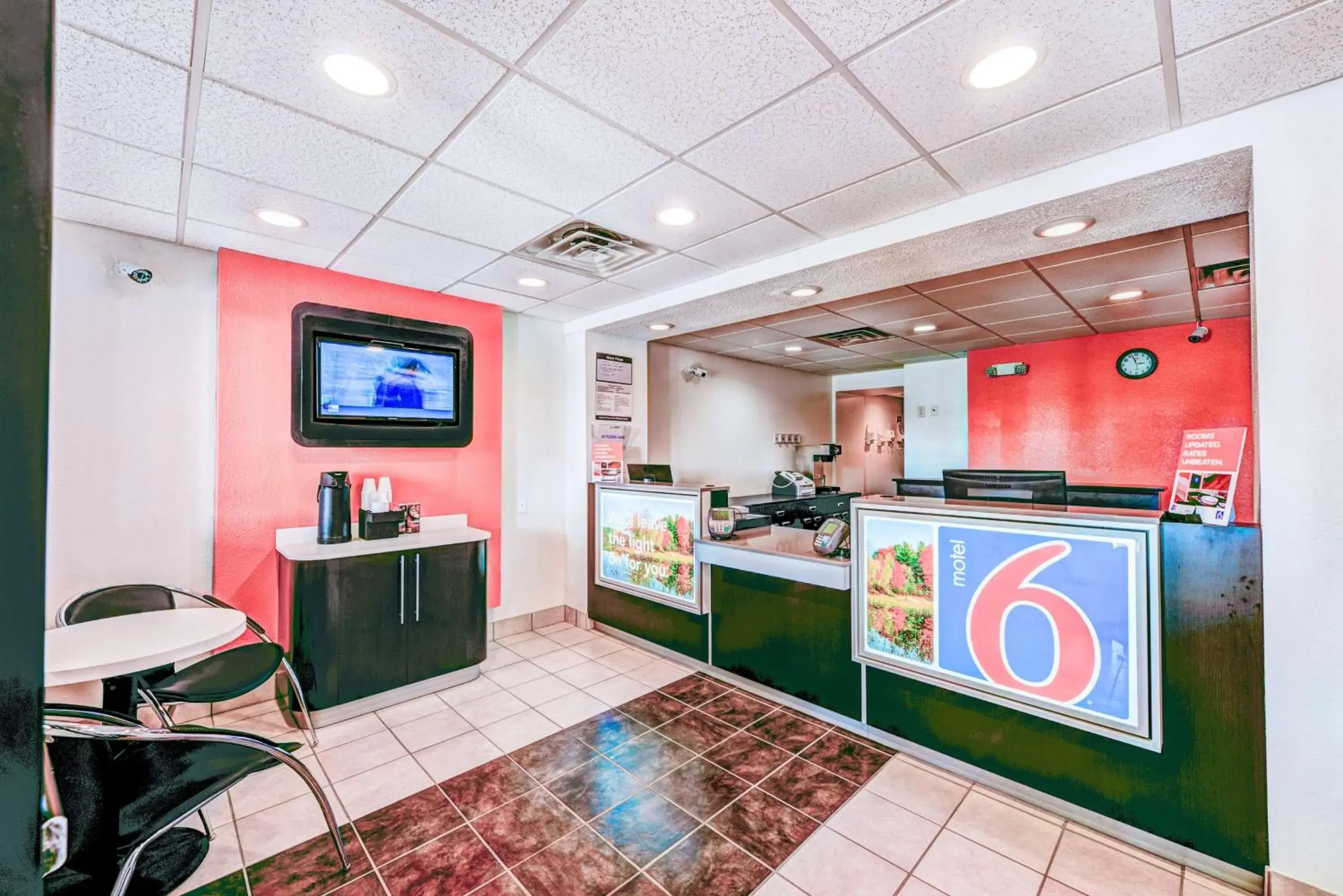Lobby or reception in Motel 6-Niantic, CT - New London Lobby or reception in Motel 6-Niantic, CT - New London