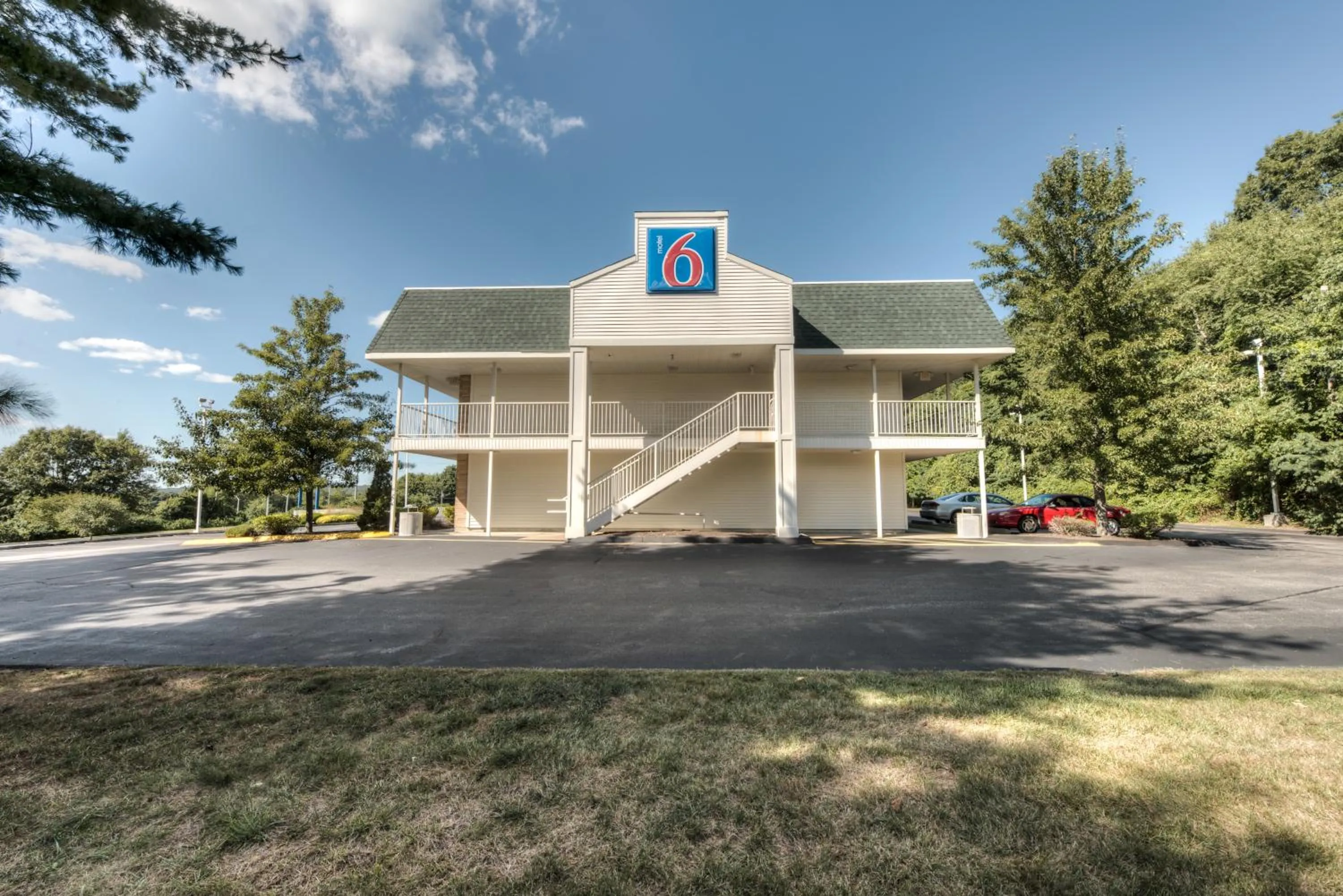 Property building in Motel 6-Niantic, CT - New London