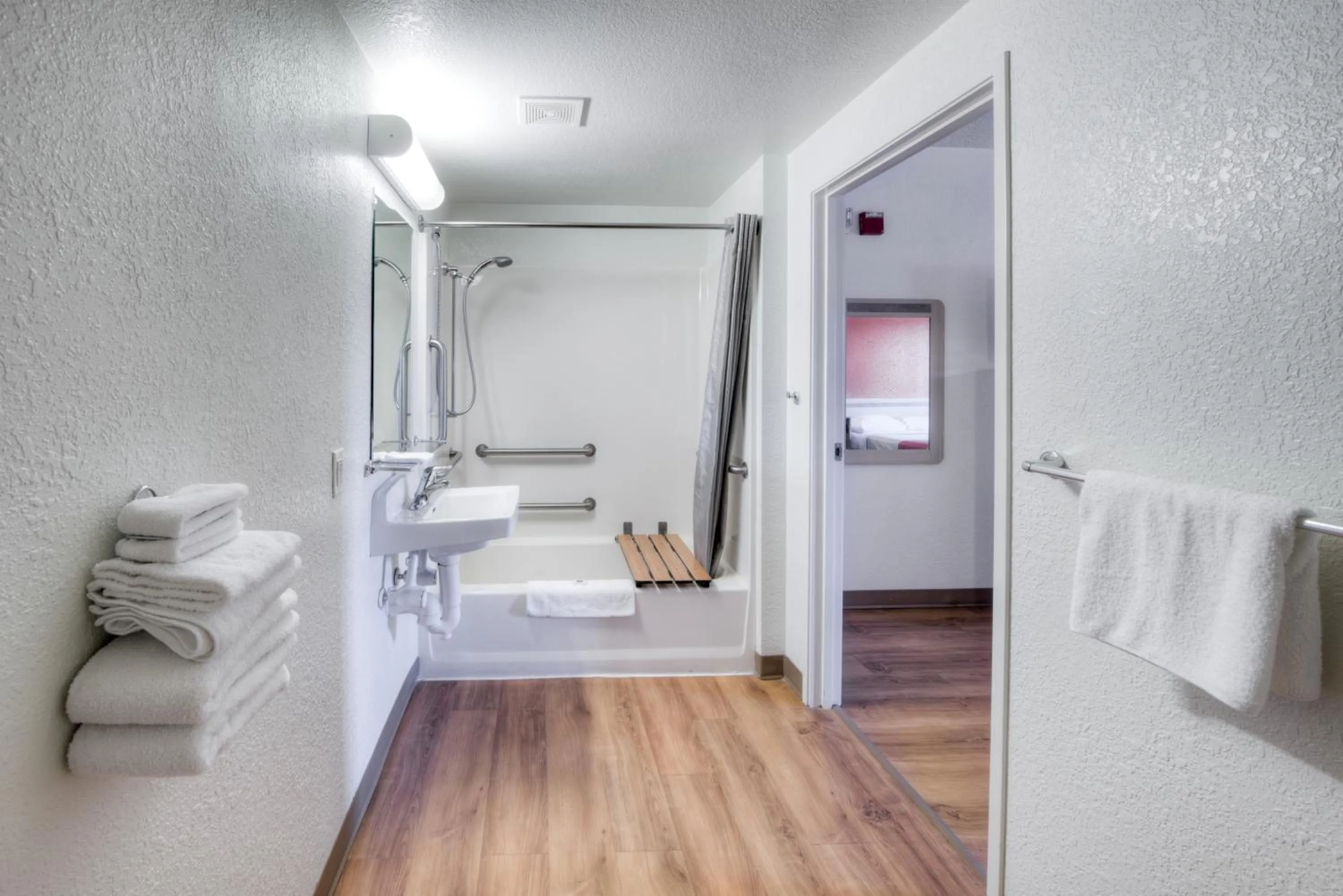Bathroom, Bed in Motel 6-Niantic, CT - New London