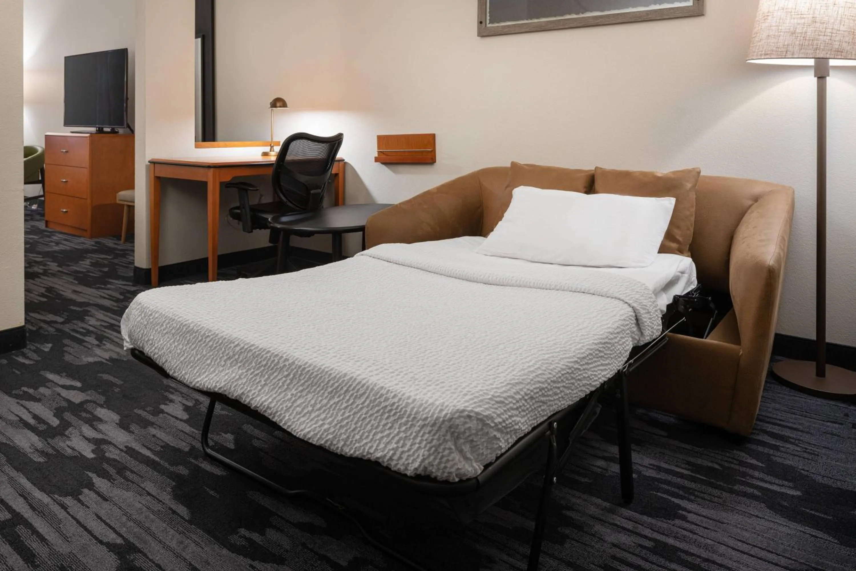 Photo of the whole room, Bed in Fairfield Inn & Suites by Marriott Visalia Tulare